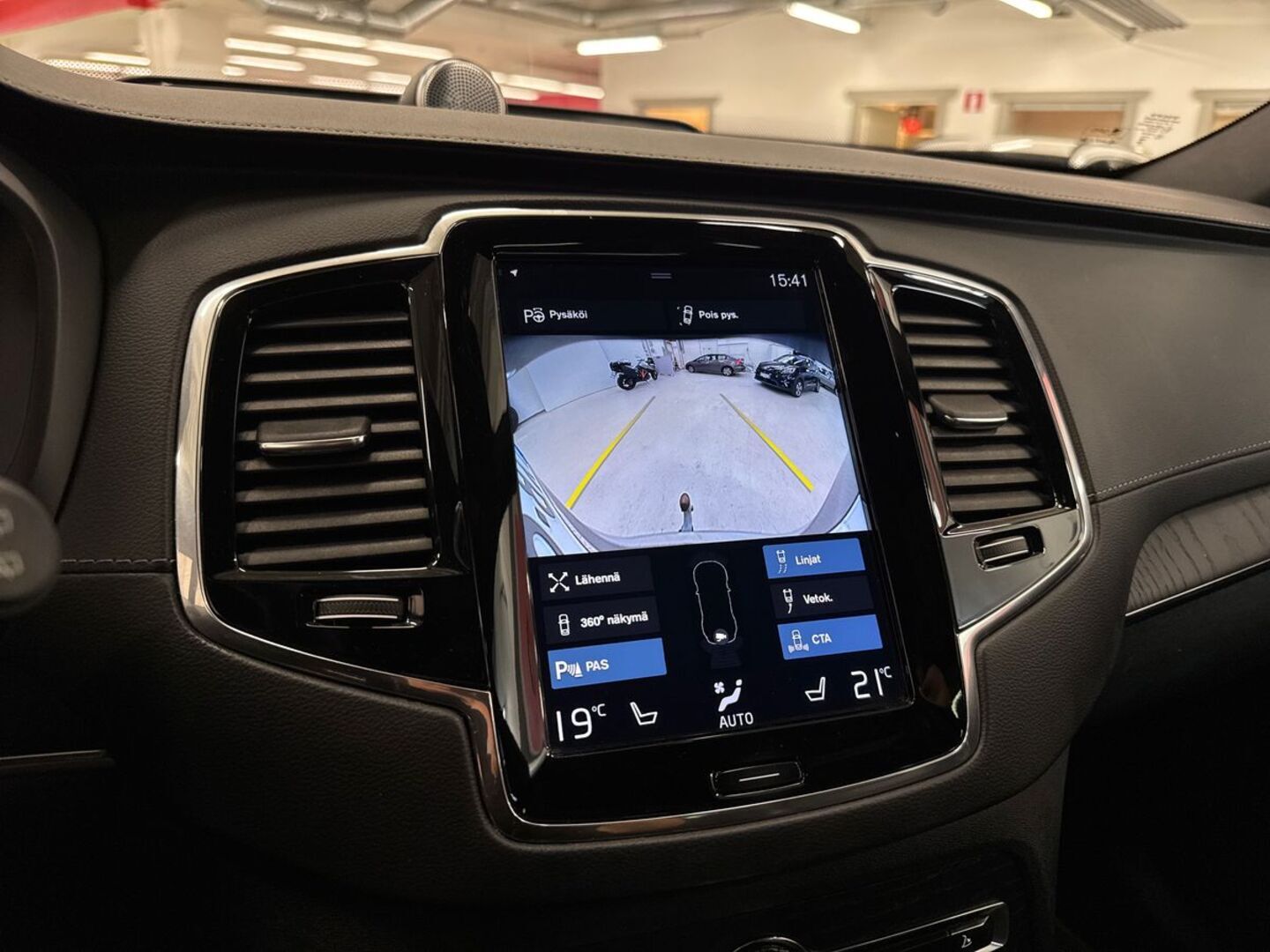 VOLVO XC90 28