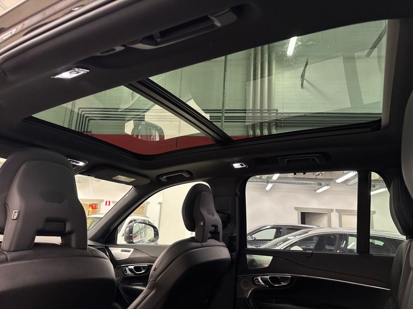 VOLVO XC90 29