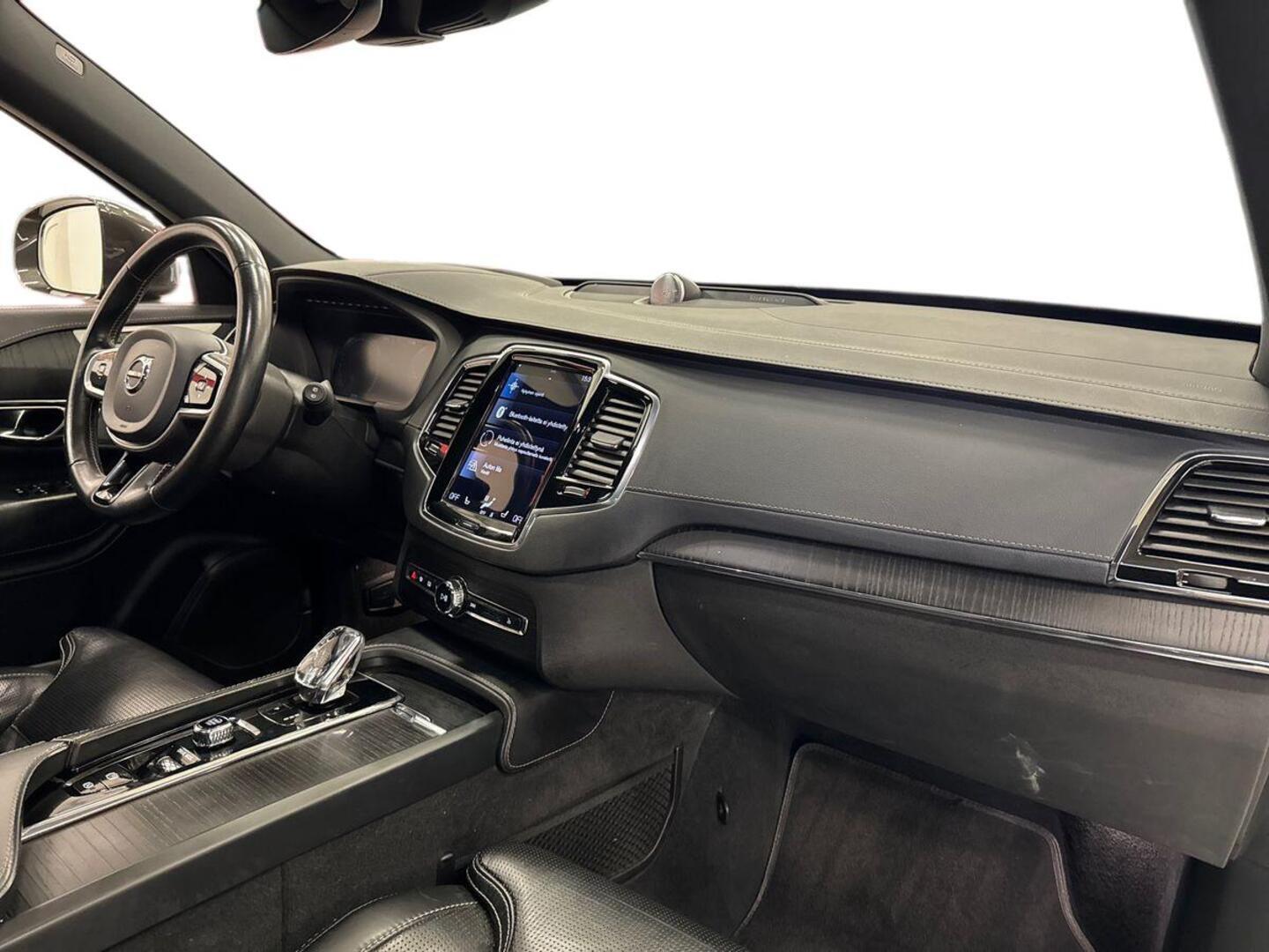 VOLVO XC90 9