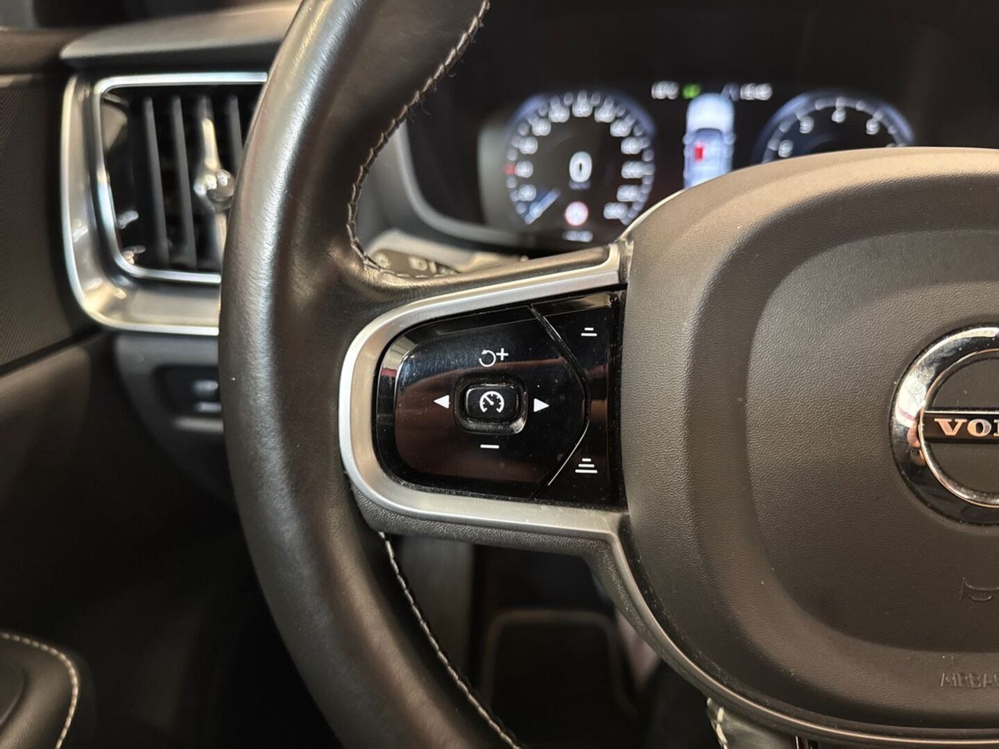 VOLVO S60 2020