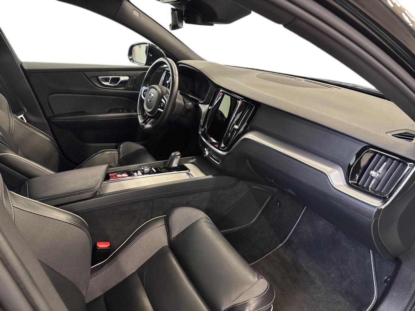 VOLVO S60 2020