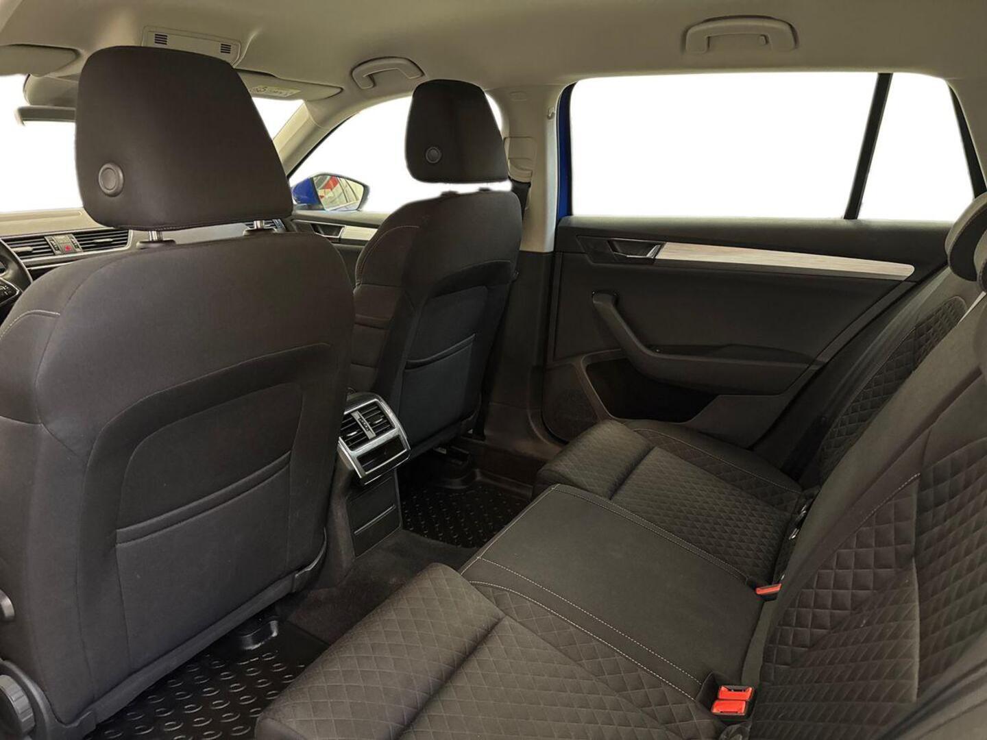 SKODA Superb 10