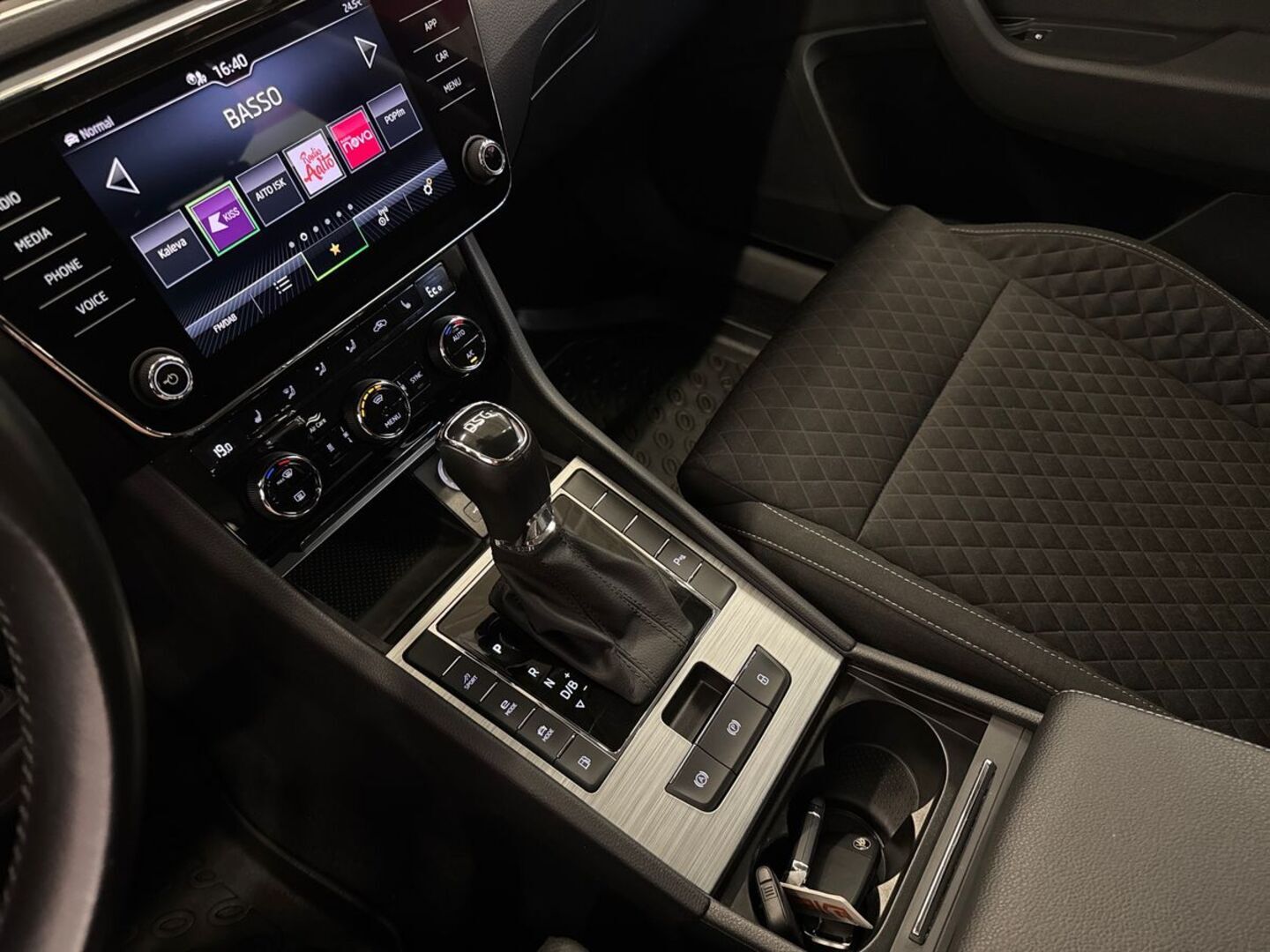 SKODA Superb 26