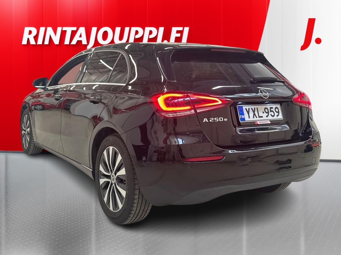 MERCEDES-BENZ A 2021