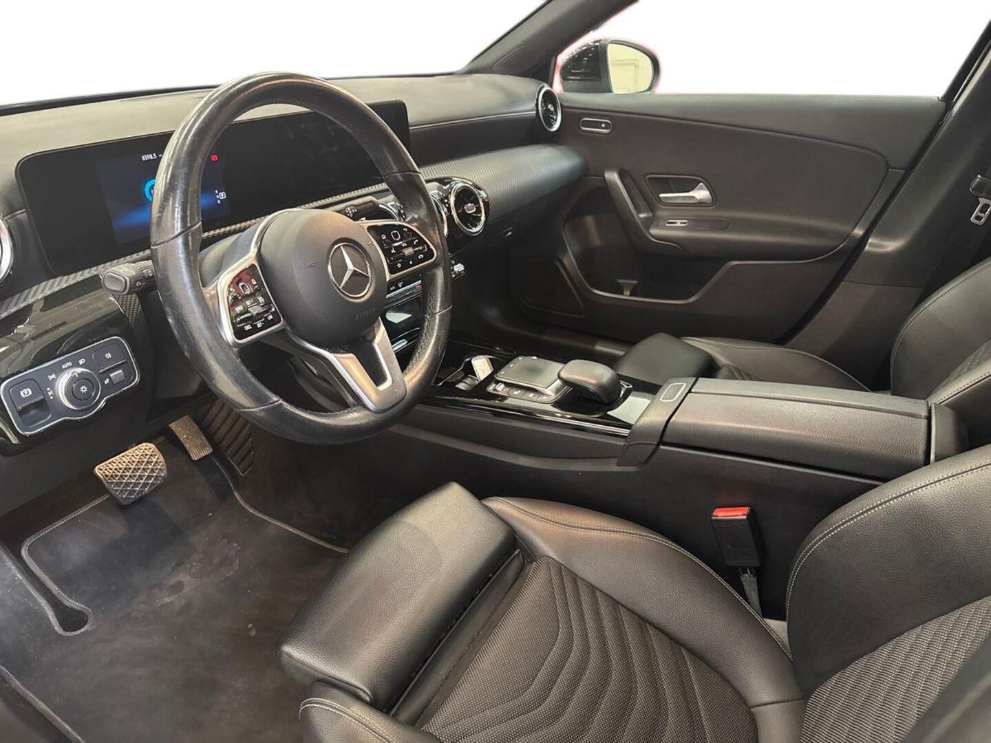 MERCEDES-BENZ A 2021