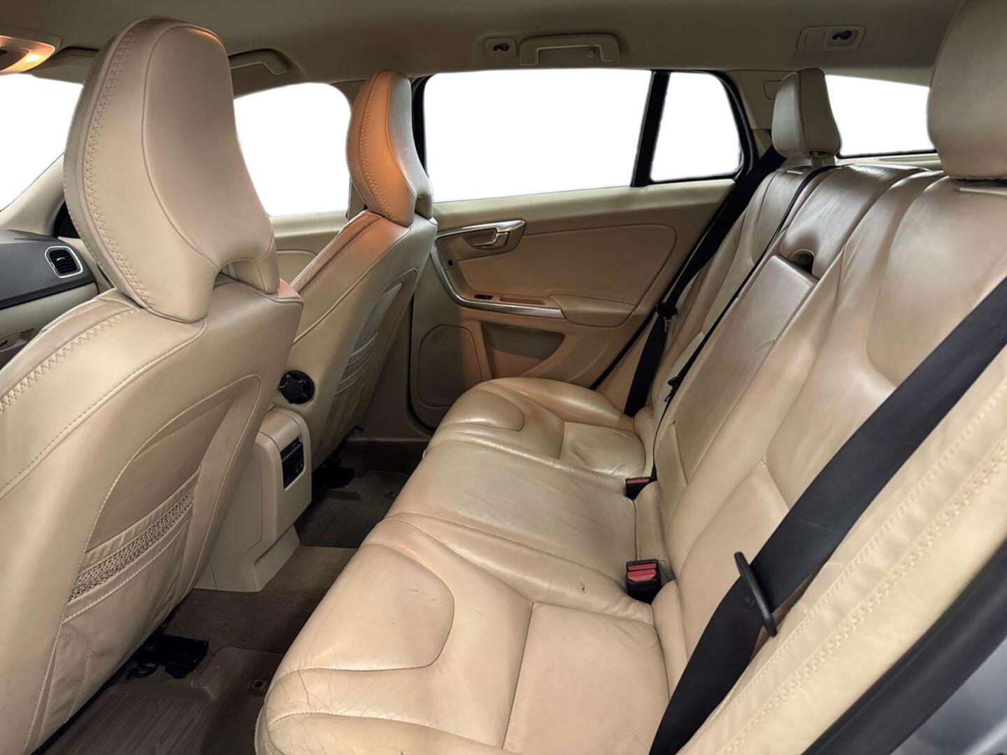 VOLVO V60 2012