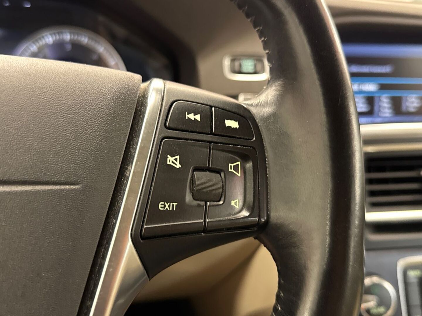 VOLVO V60 2012