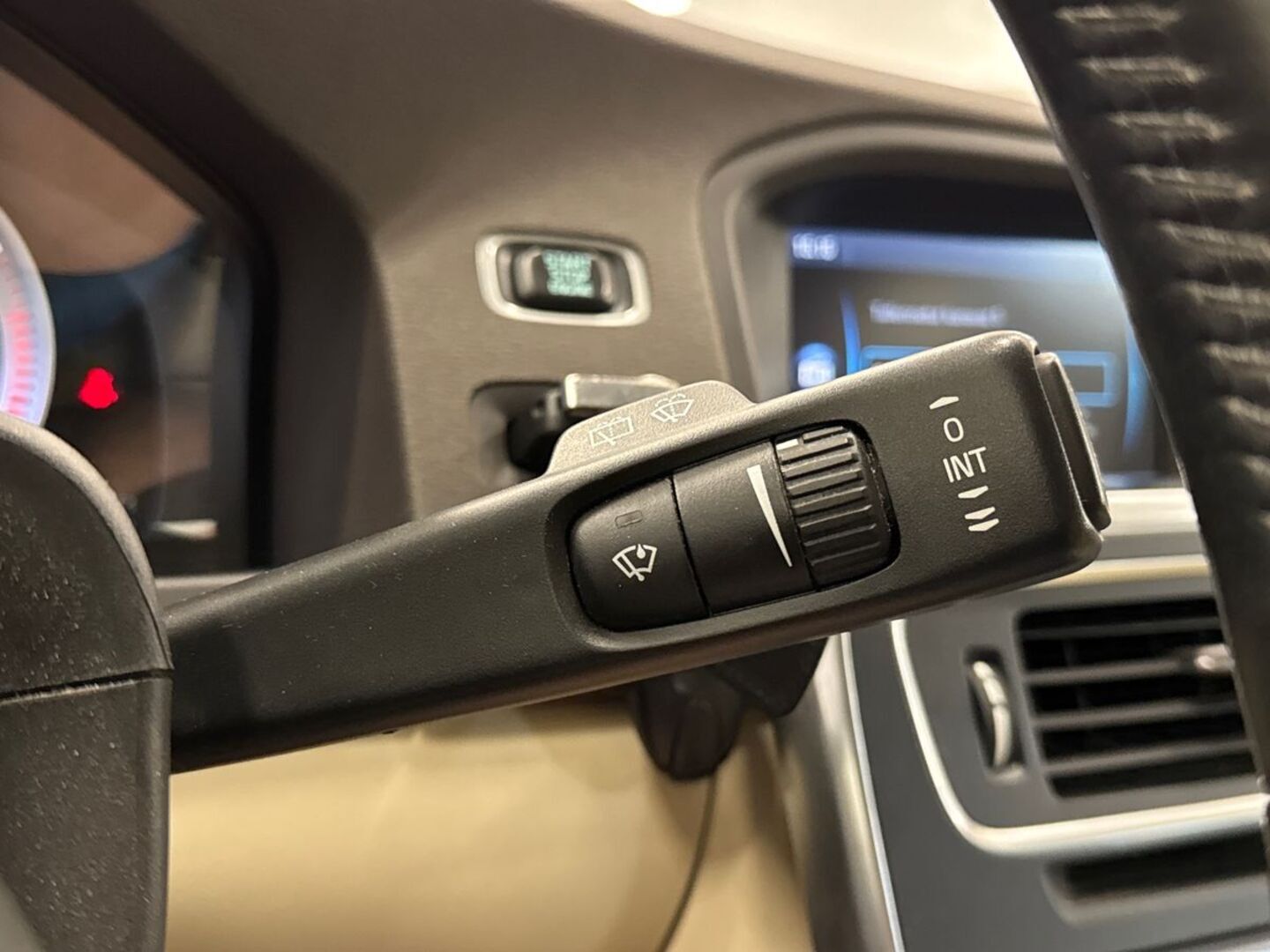 VOLVO V60 2012