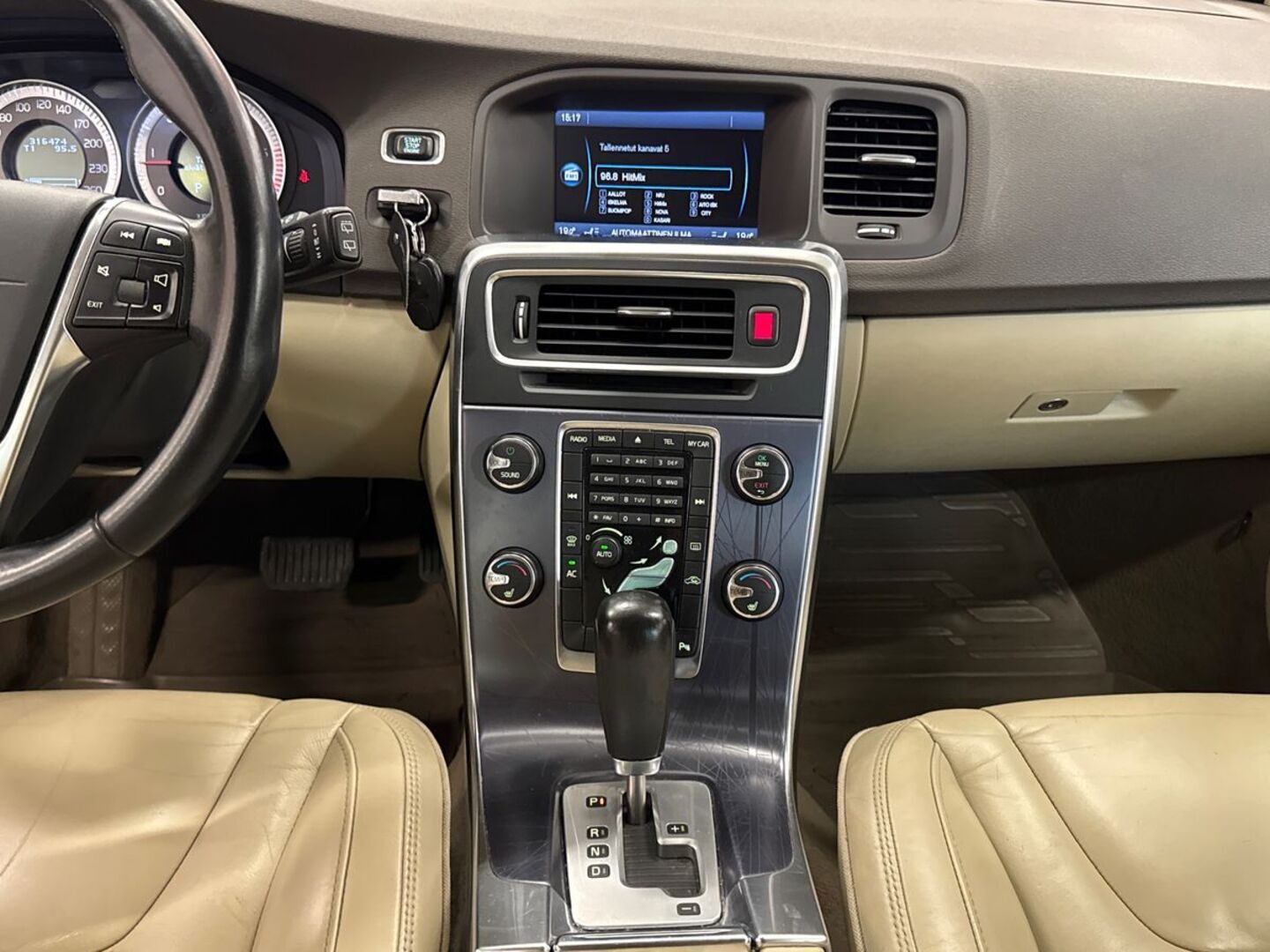 VOLVO V60 2012