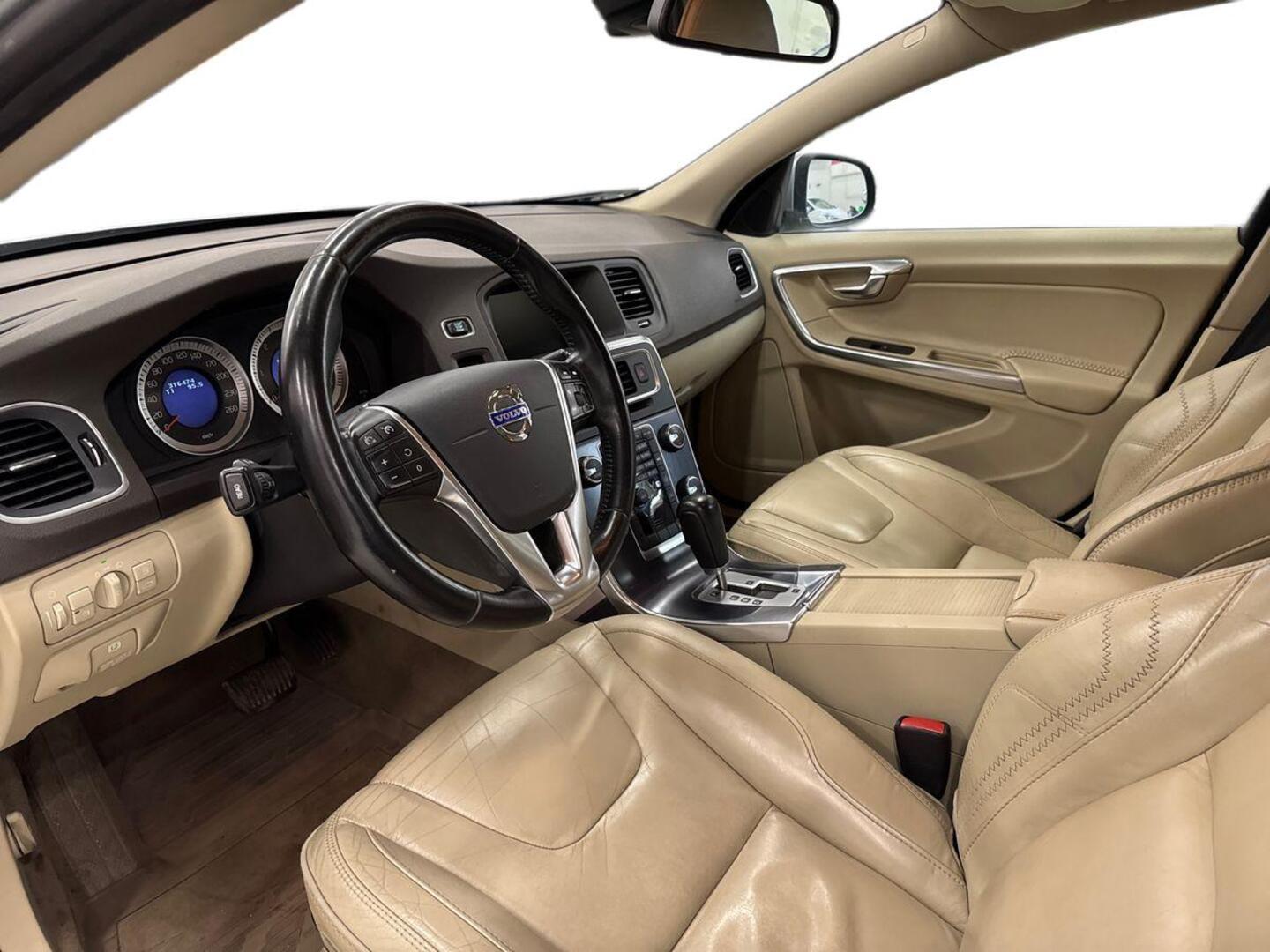 VOLVO V60 2012
