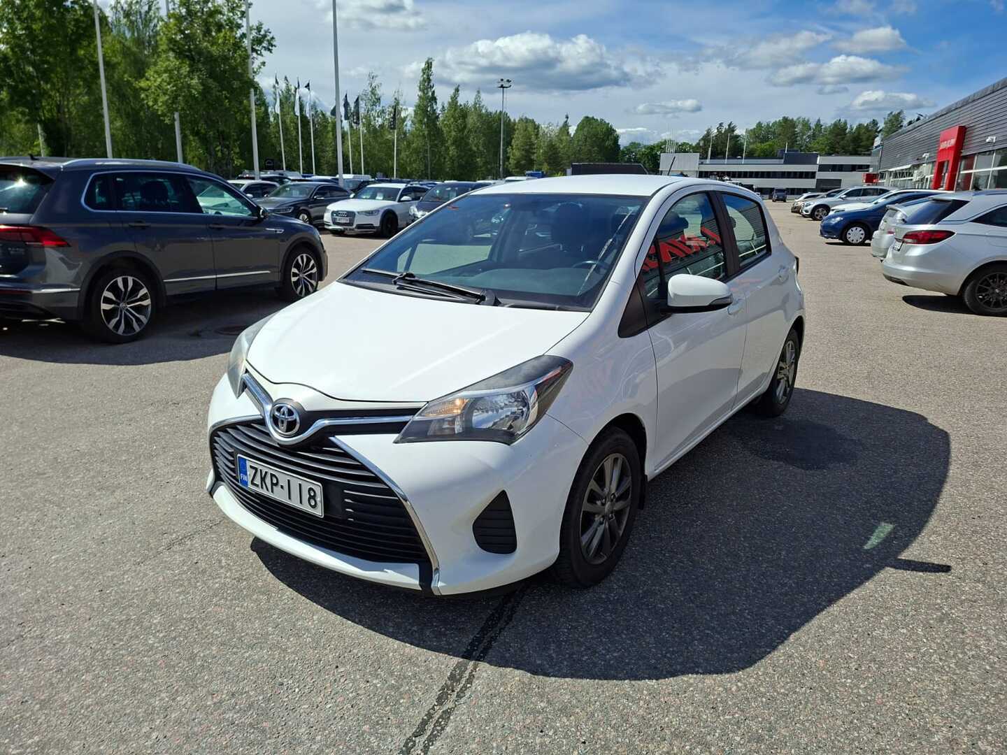 TOYOTA Yaris 2015