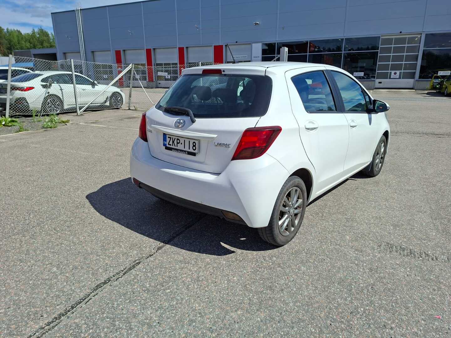 TOYOTA Yaris 2015