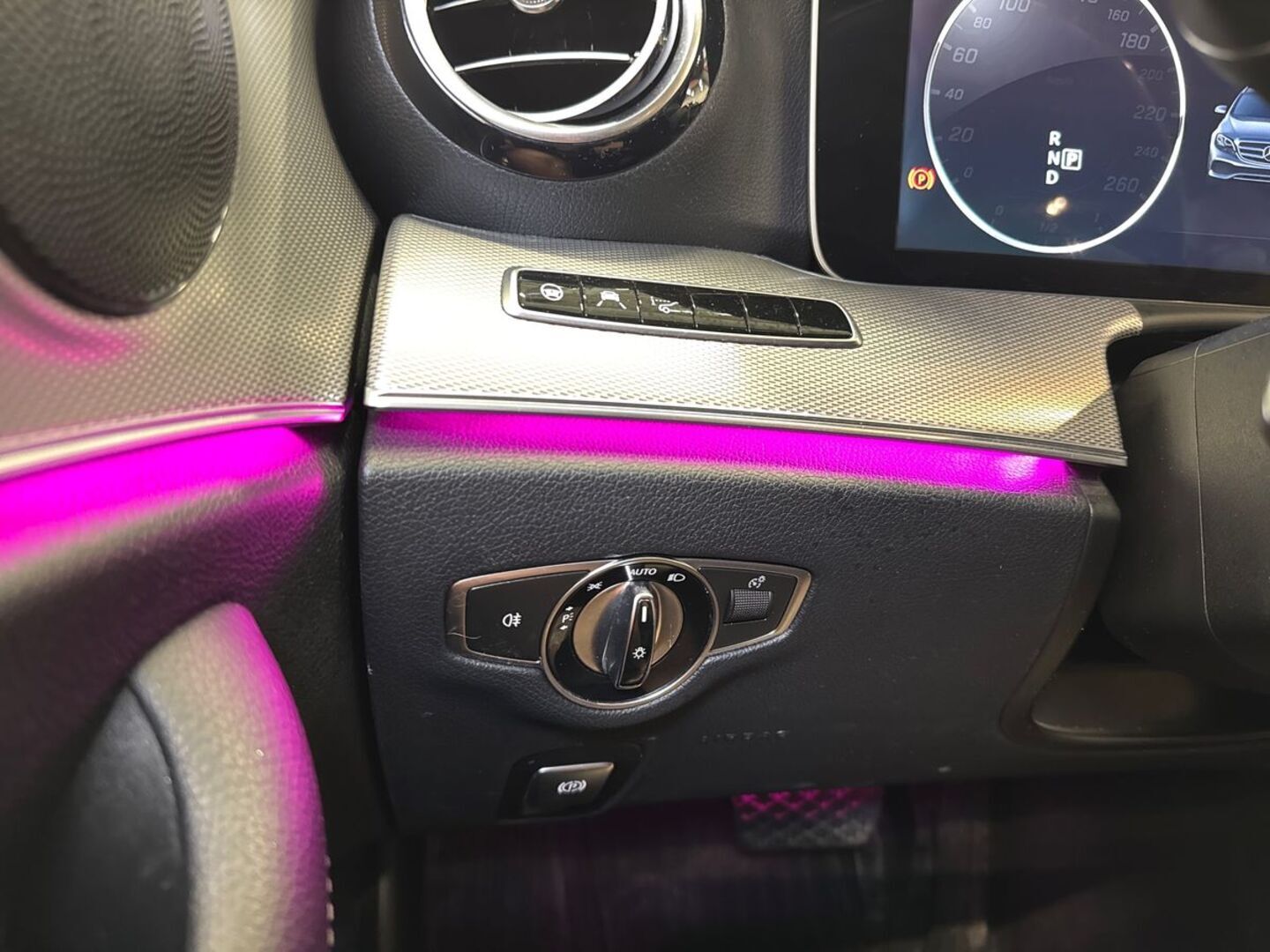 MERCEDES-BENZ E 2016