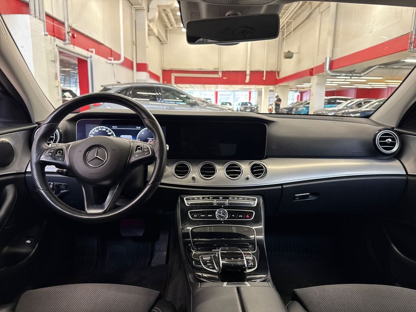 MERCEDES-BENZ E 2016