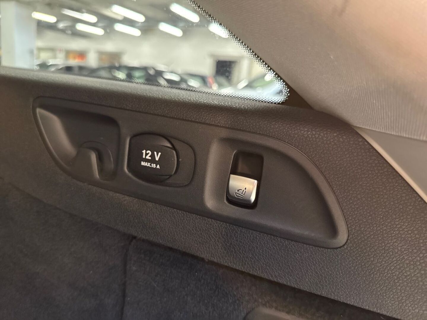 MERCEDES-BENZ E 2016