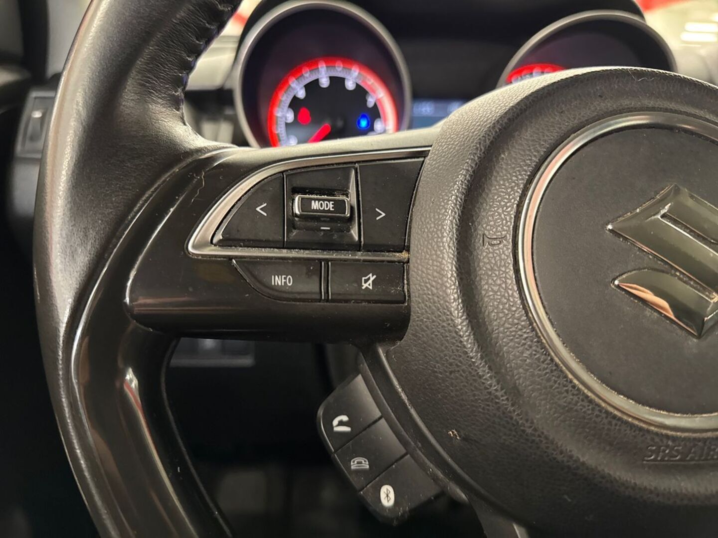 SUZUKI Swift 16