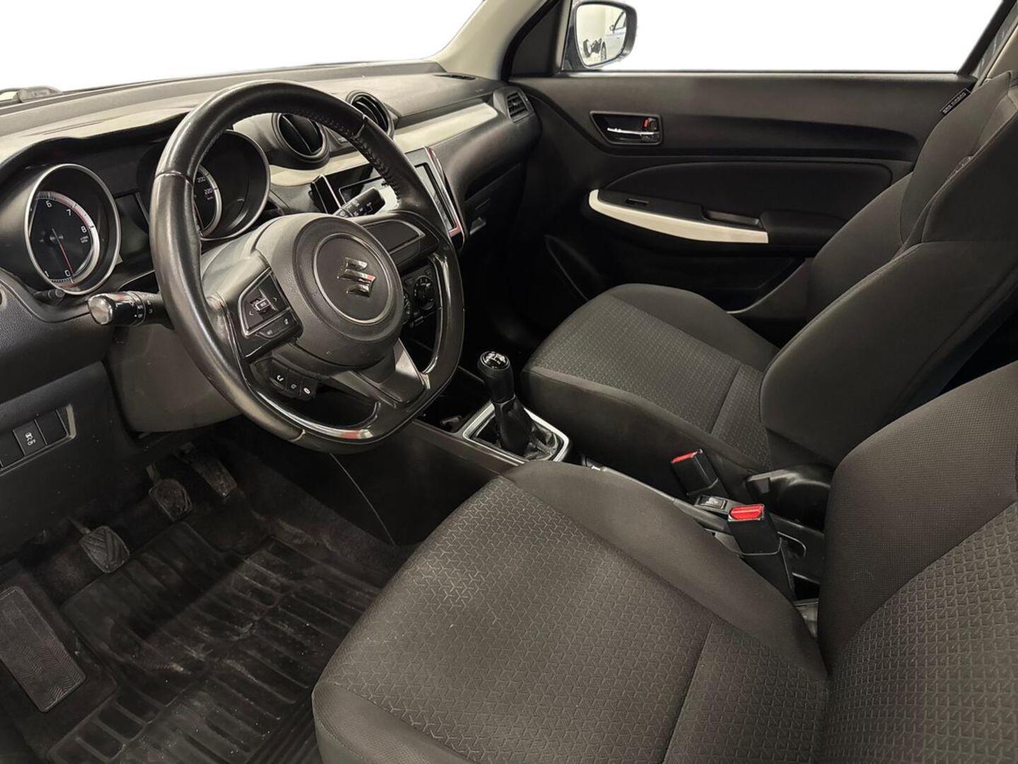 SUZUKI Swift 6