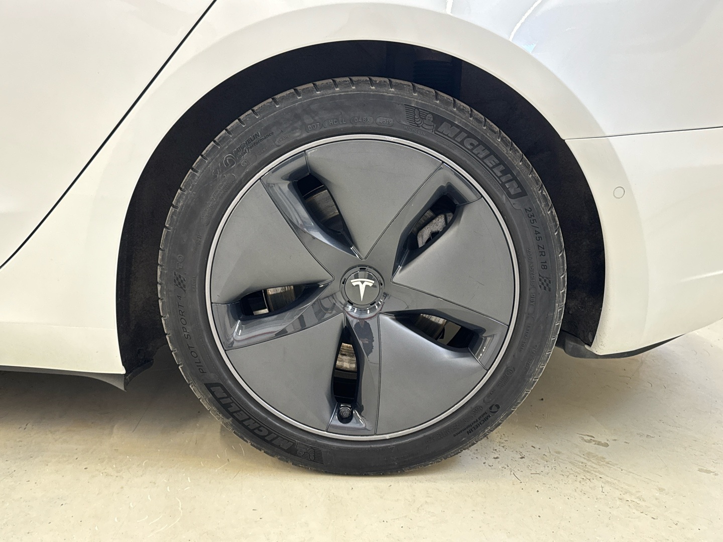 TESLA Model 3 2020