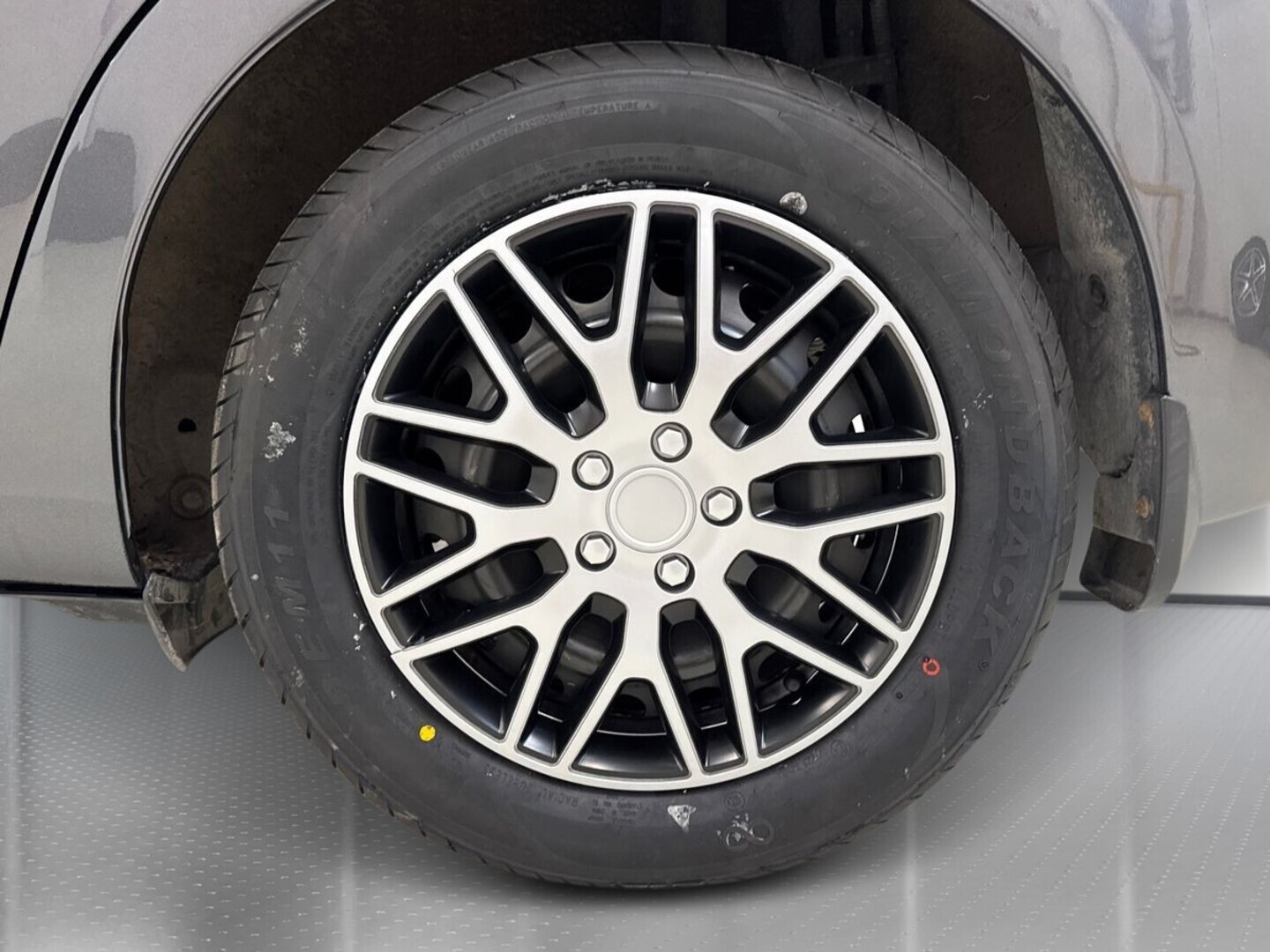 TOYOTA Yaris 2015