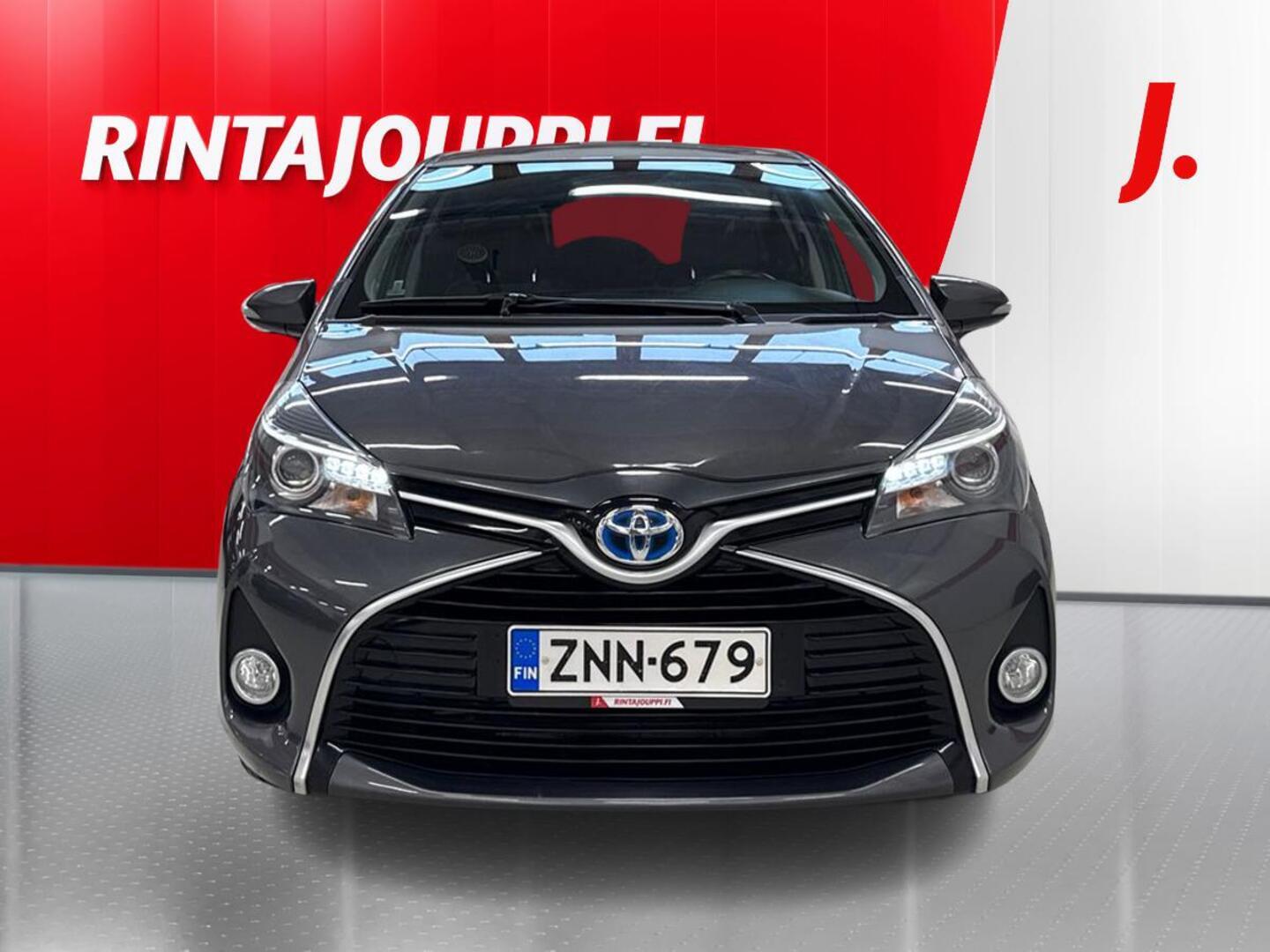 TOYOTA Yaris 2015