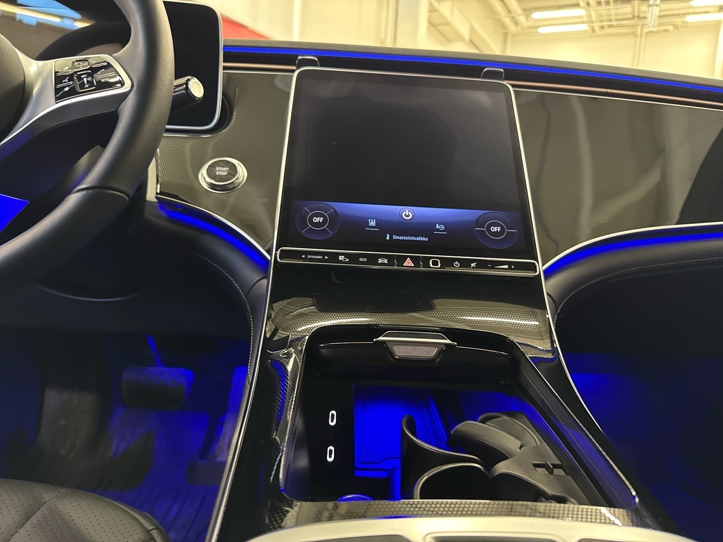 MERCEDES-BENZ EQE 2024