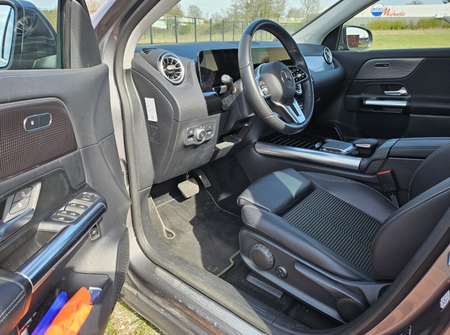 MERCEDES-BENZ EQA 2022