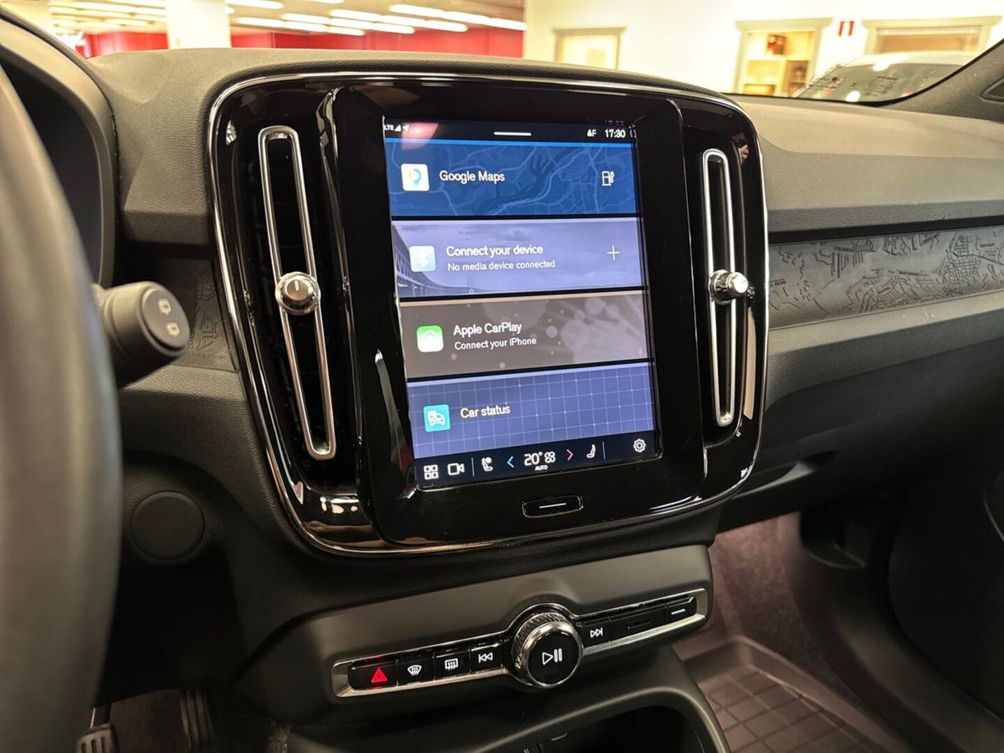 VOLVO XC40 2023