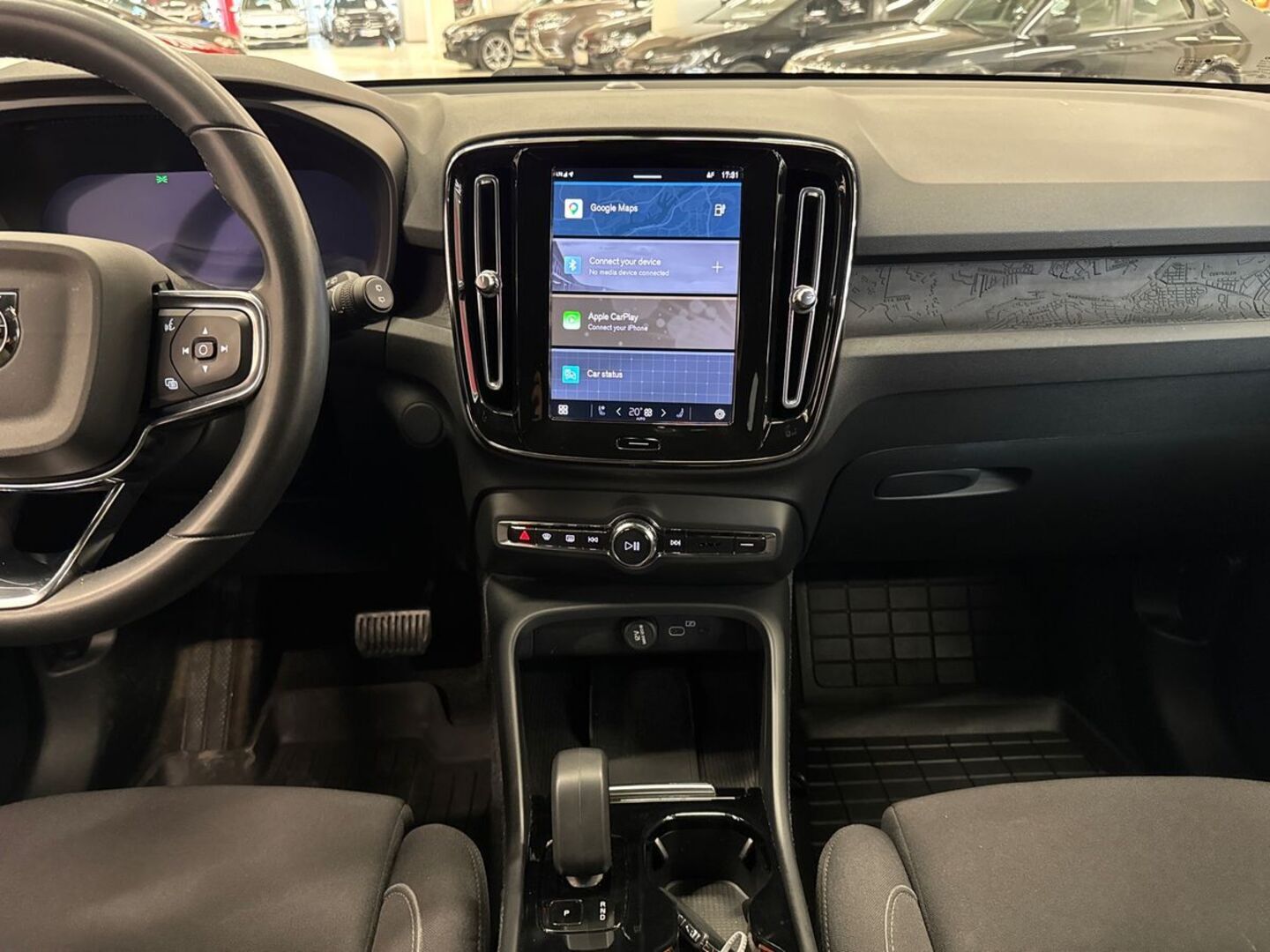 VOLVO XC40 2023