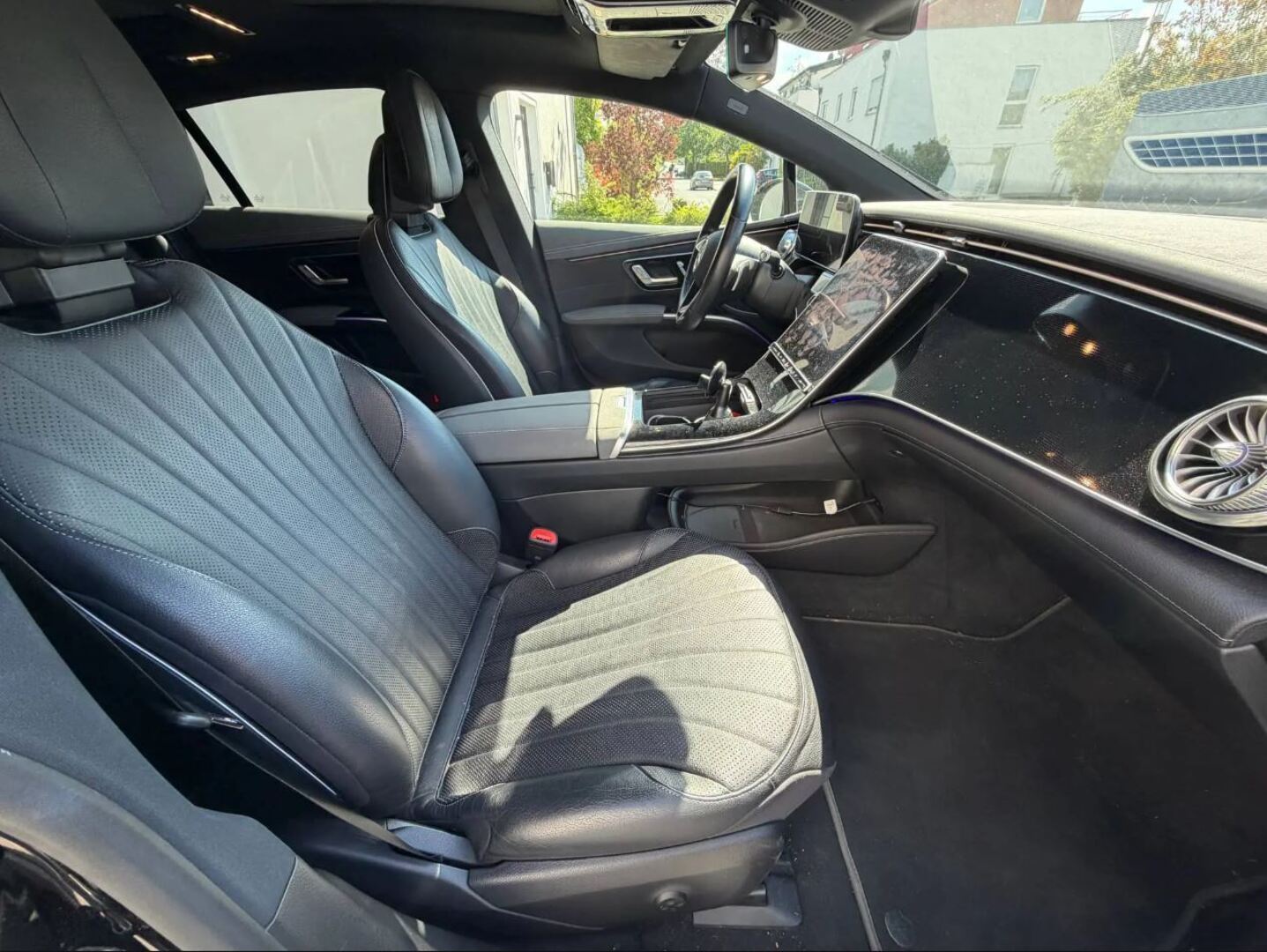 MERCEDES-BENZ EQS 2022