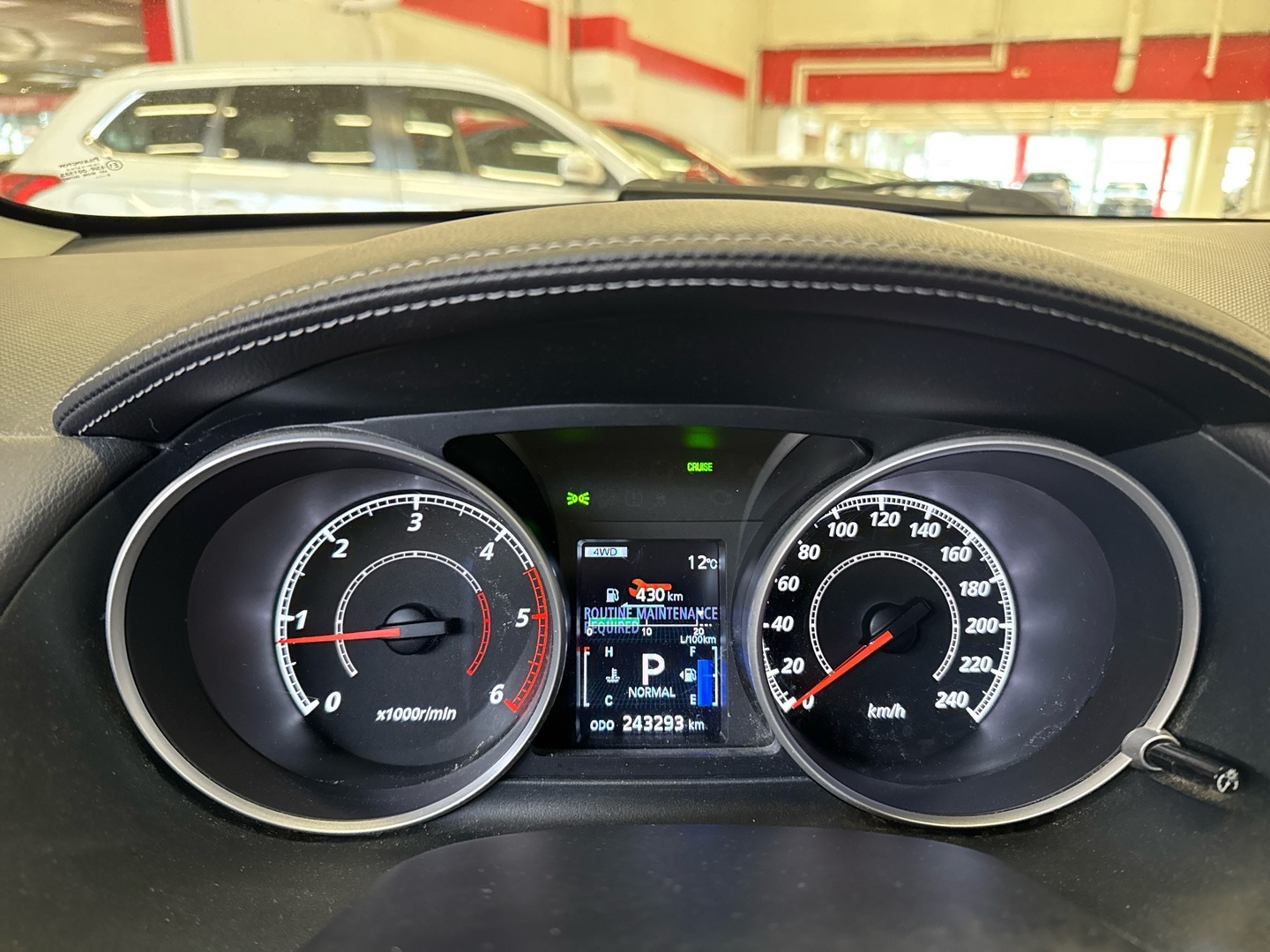 MITSUBISHI Outlander 2012