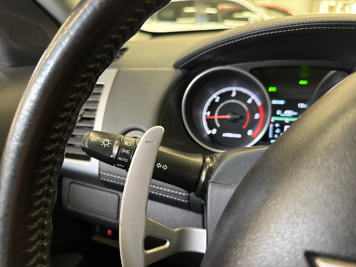 MITSUBISHI Outlander 2012