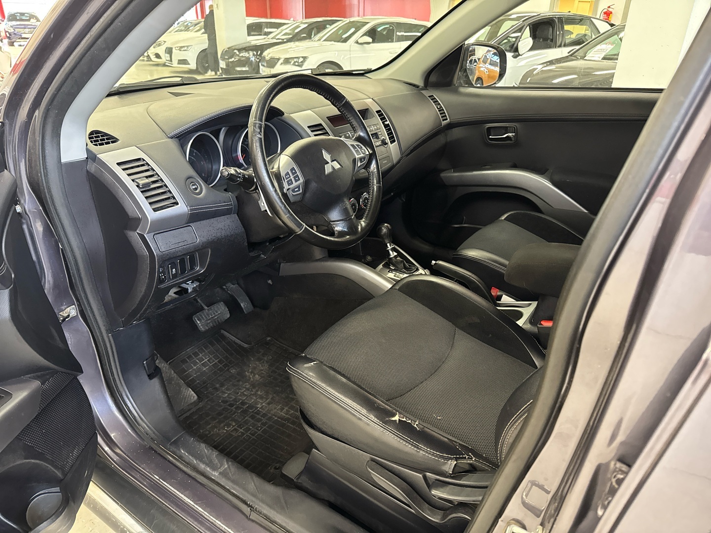 MITSUBISHI Outlander 2012