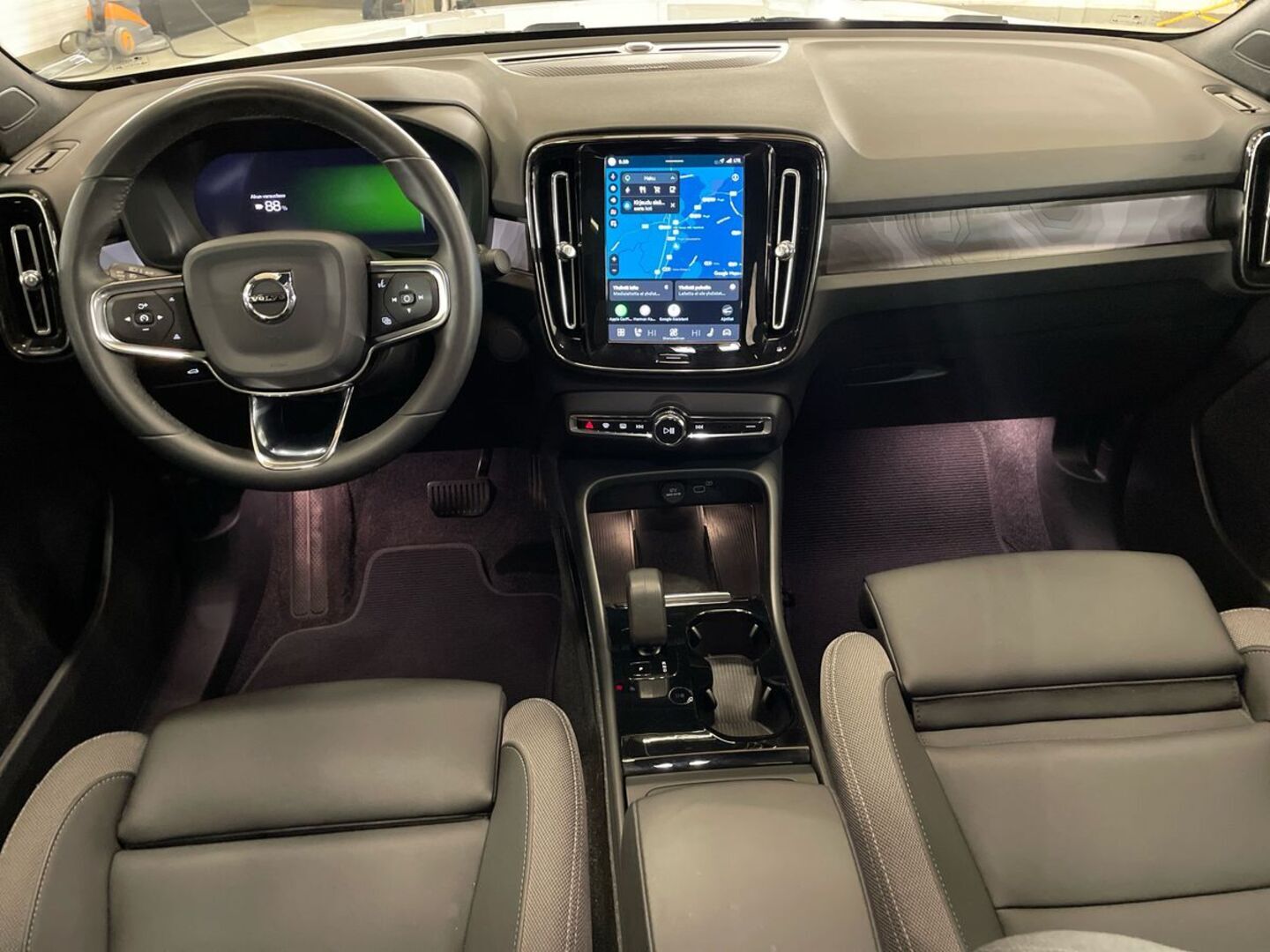 VOLVO C40 2024