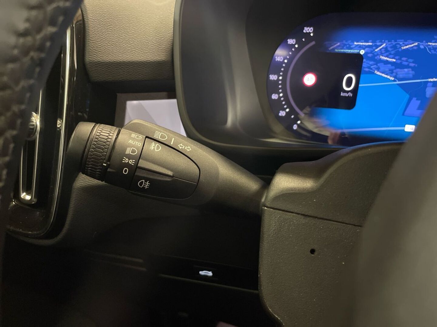 VOLVO C40 2024