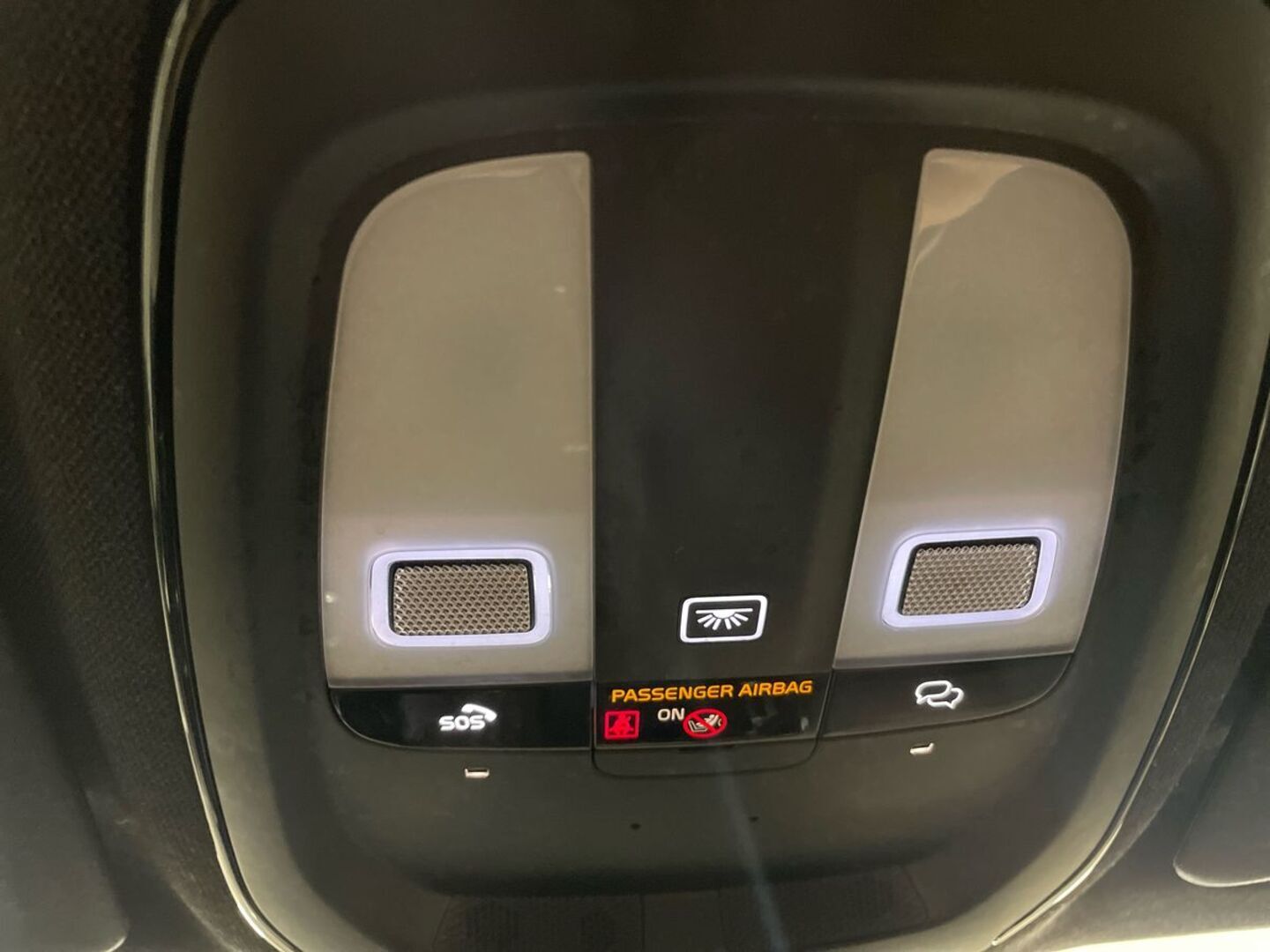 VOLVO C40 2024