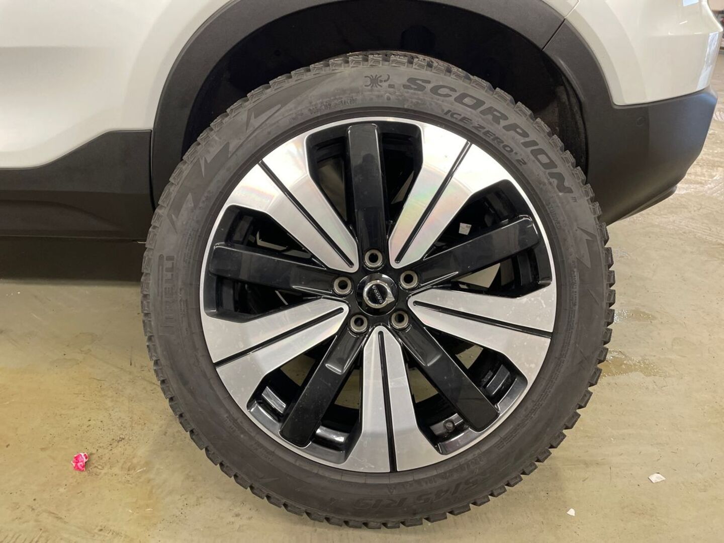 VOLVO C40 2024