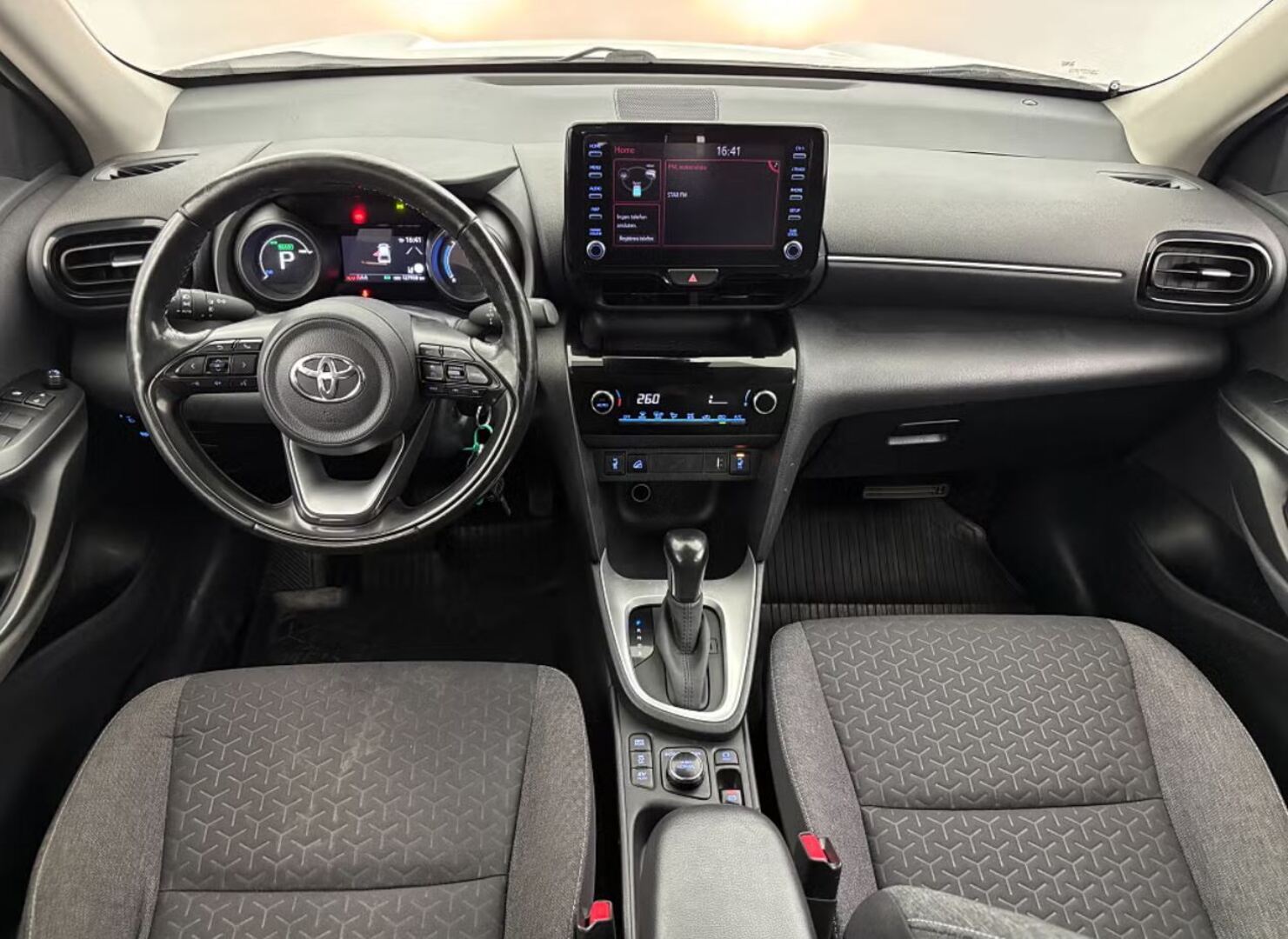 TOYOTA Yaris Cross 2023