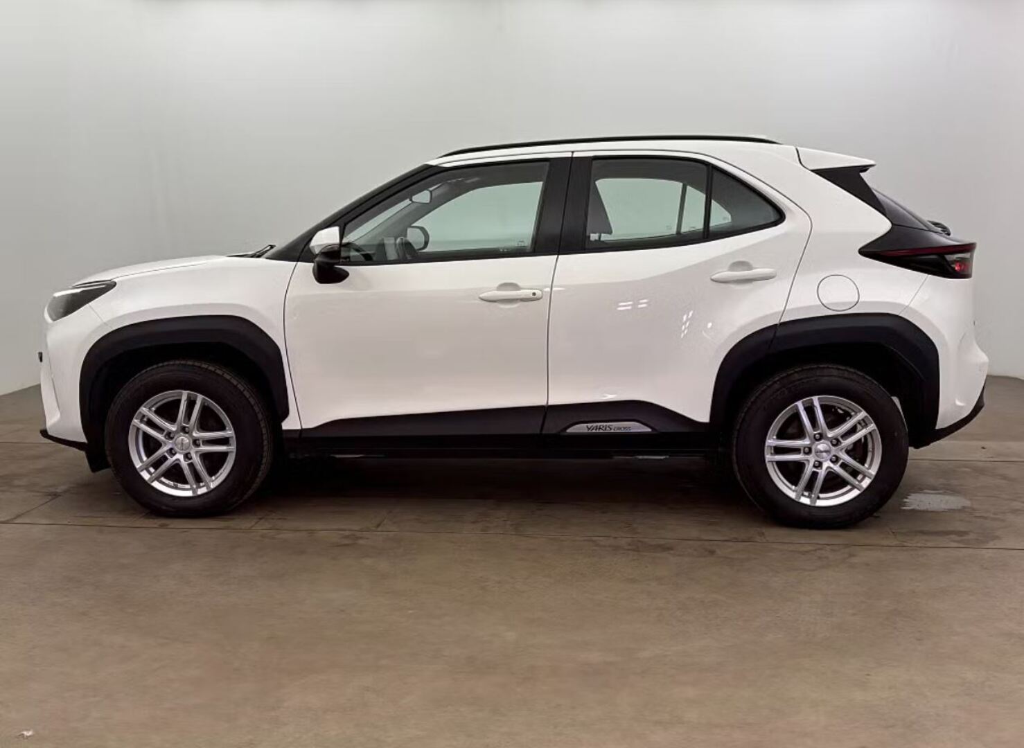 TOYOTA Yaris Cross 2023