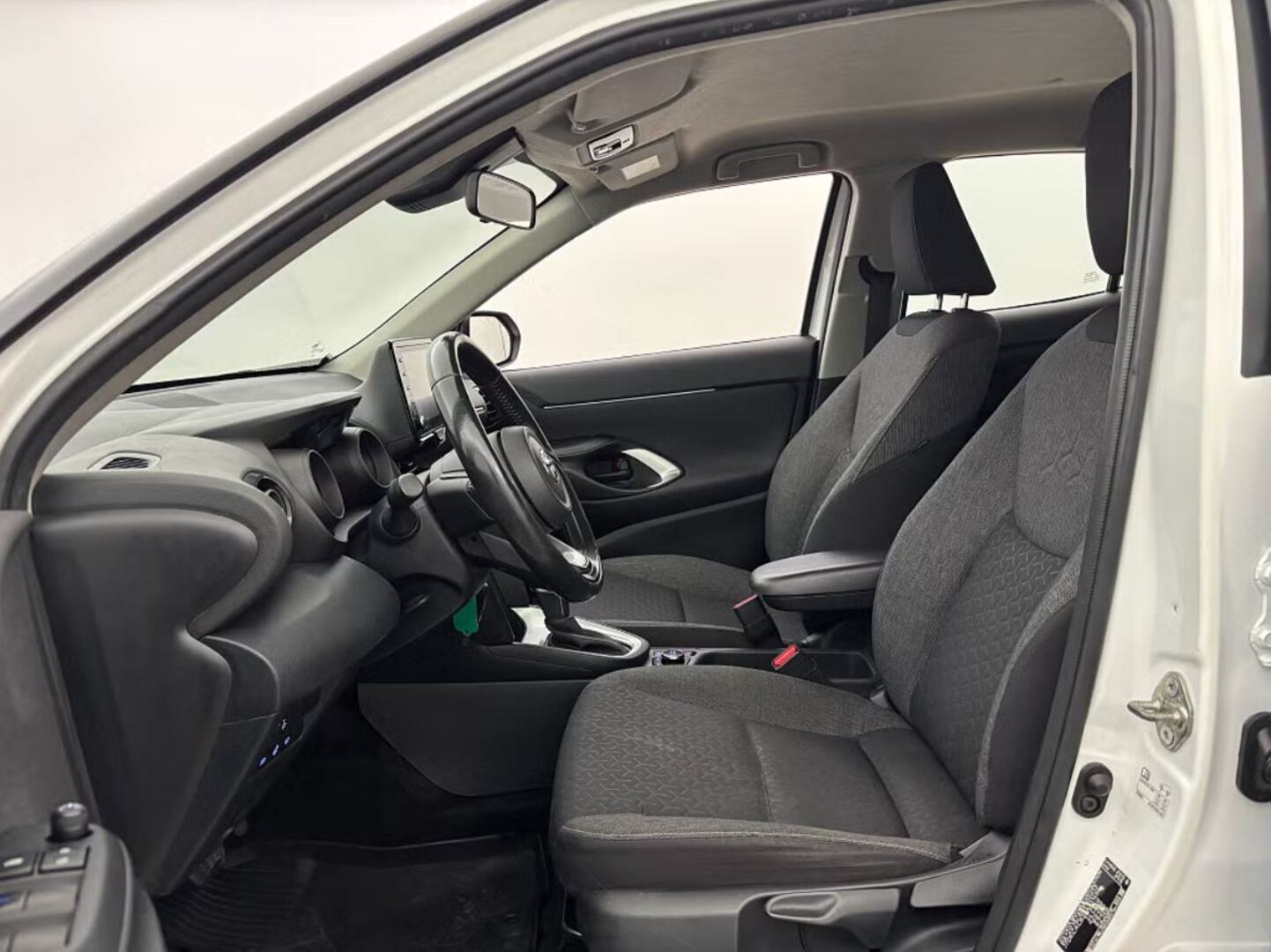 TOYOTA Yaris Cross 2023
