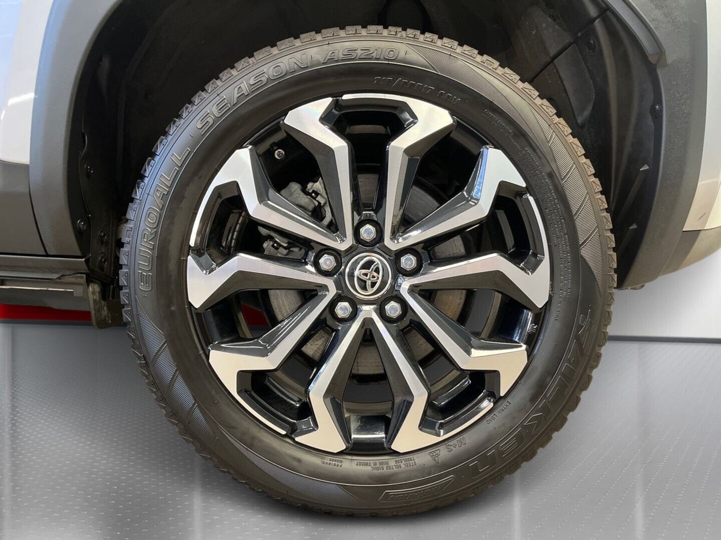 TOYOTA Yaris Cross 2024
