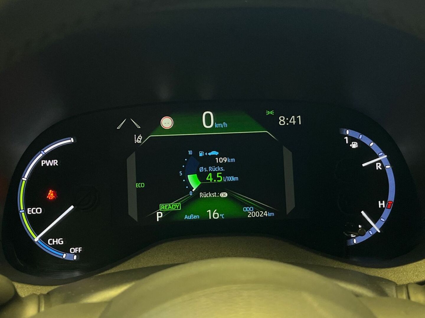 TOYOTA Yaris Cross 2024