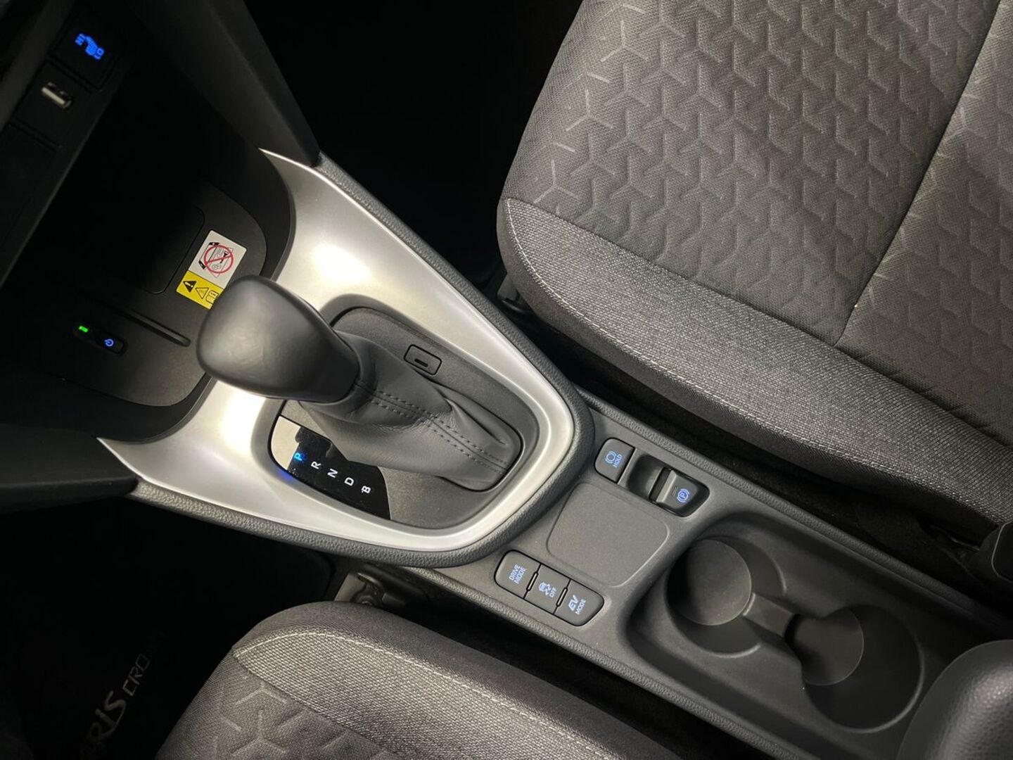 TOYOTA Yaris Cross 2024