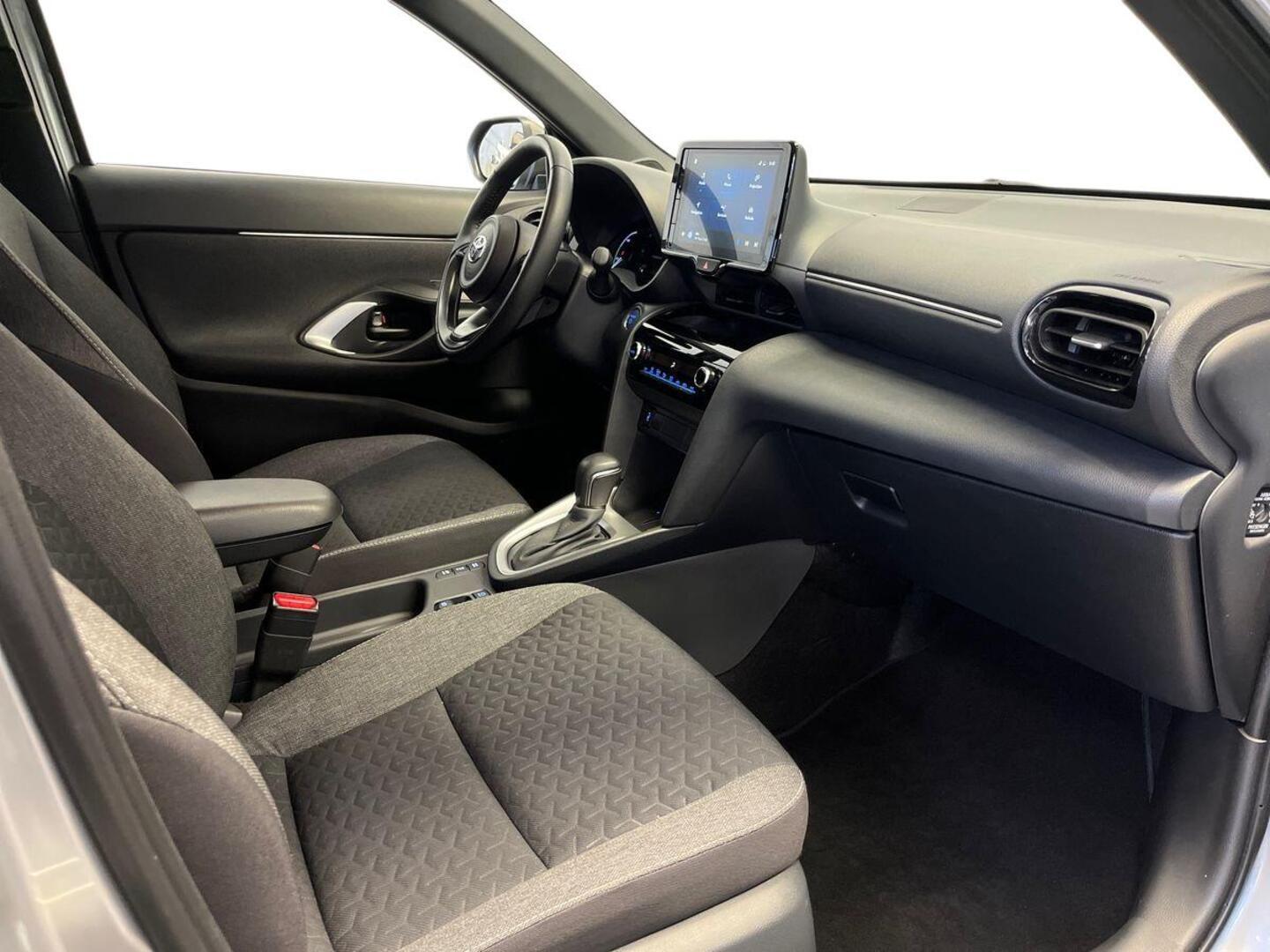 TOYOTA Yaris Cross 2024