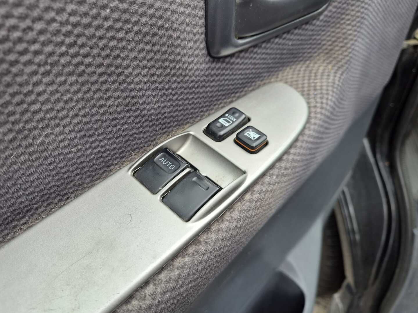 TOYOTA Hiace 2010