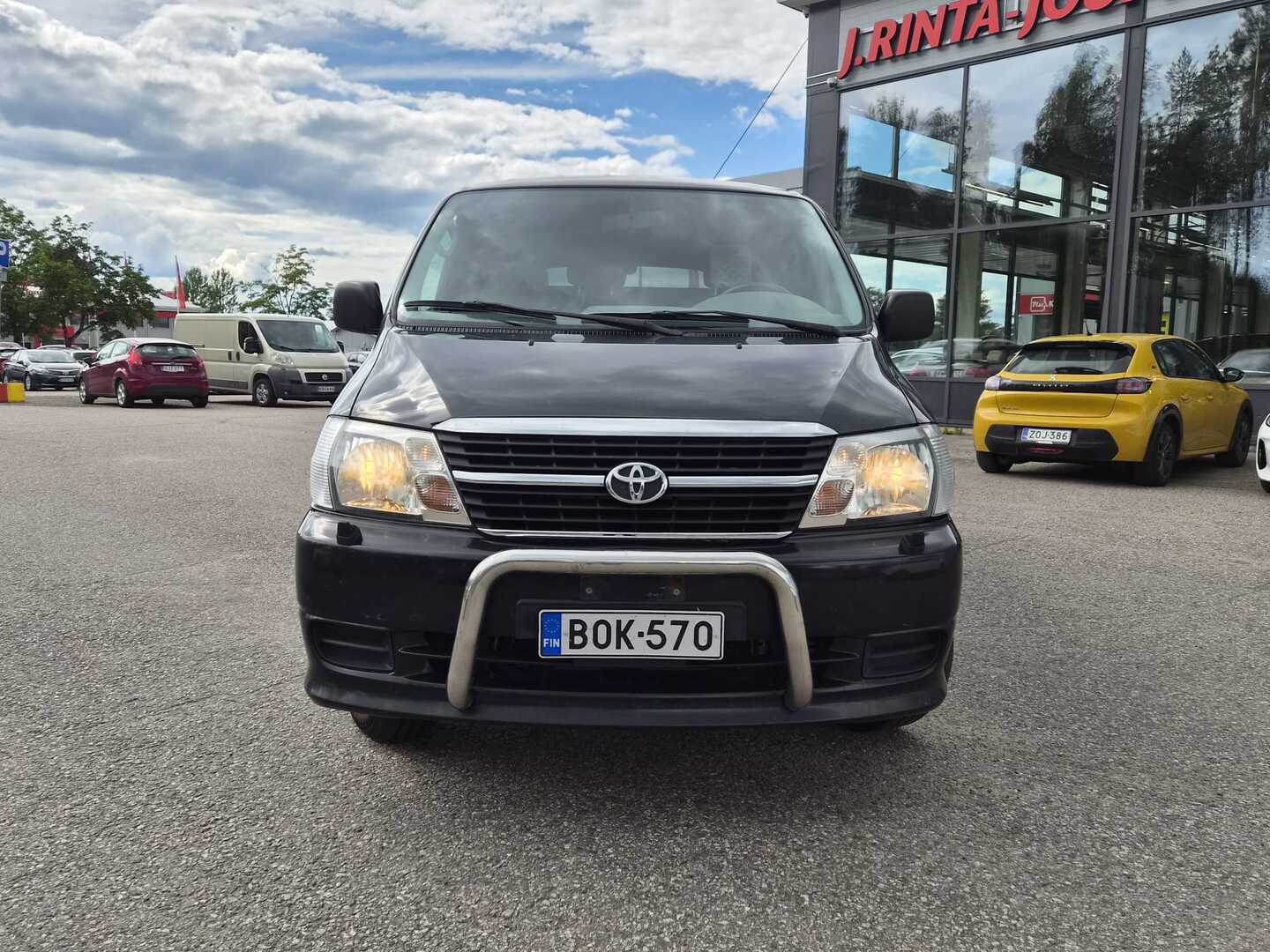 TOYOTA Hiace 2010