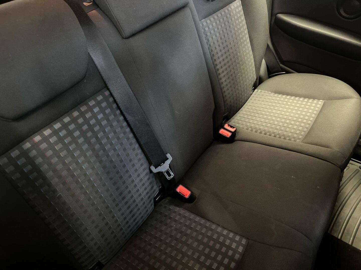 MERCEDES-BENZ A 2010