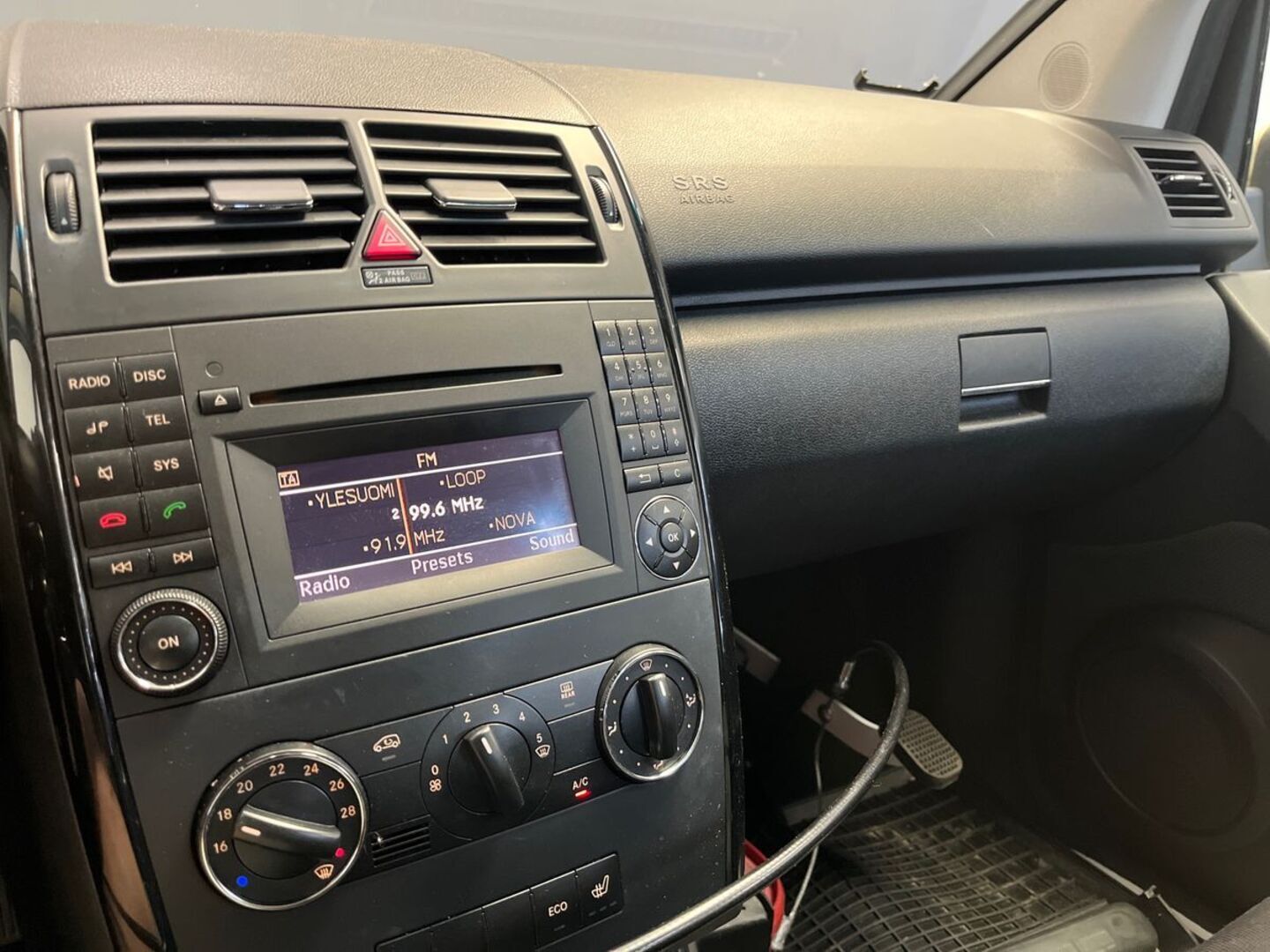 MERCEDES-BENZ A 2010