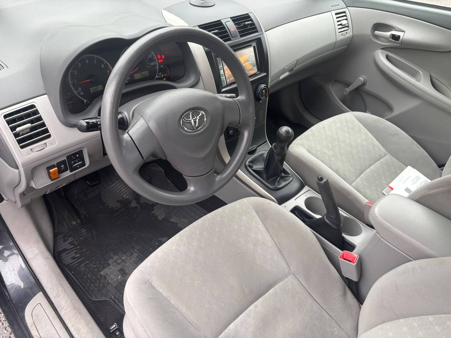 TOYOTA Corolla 2010