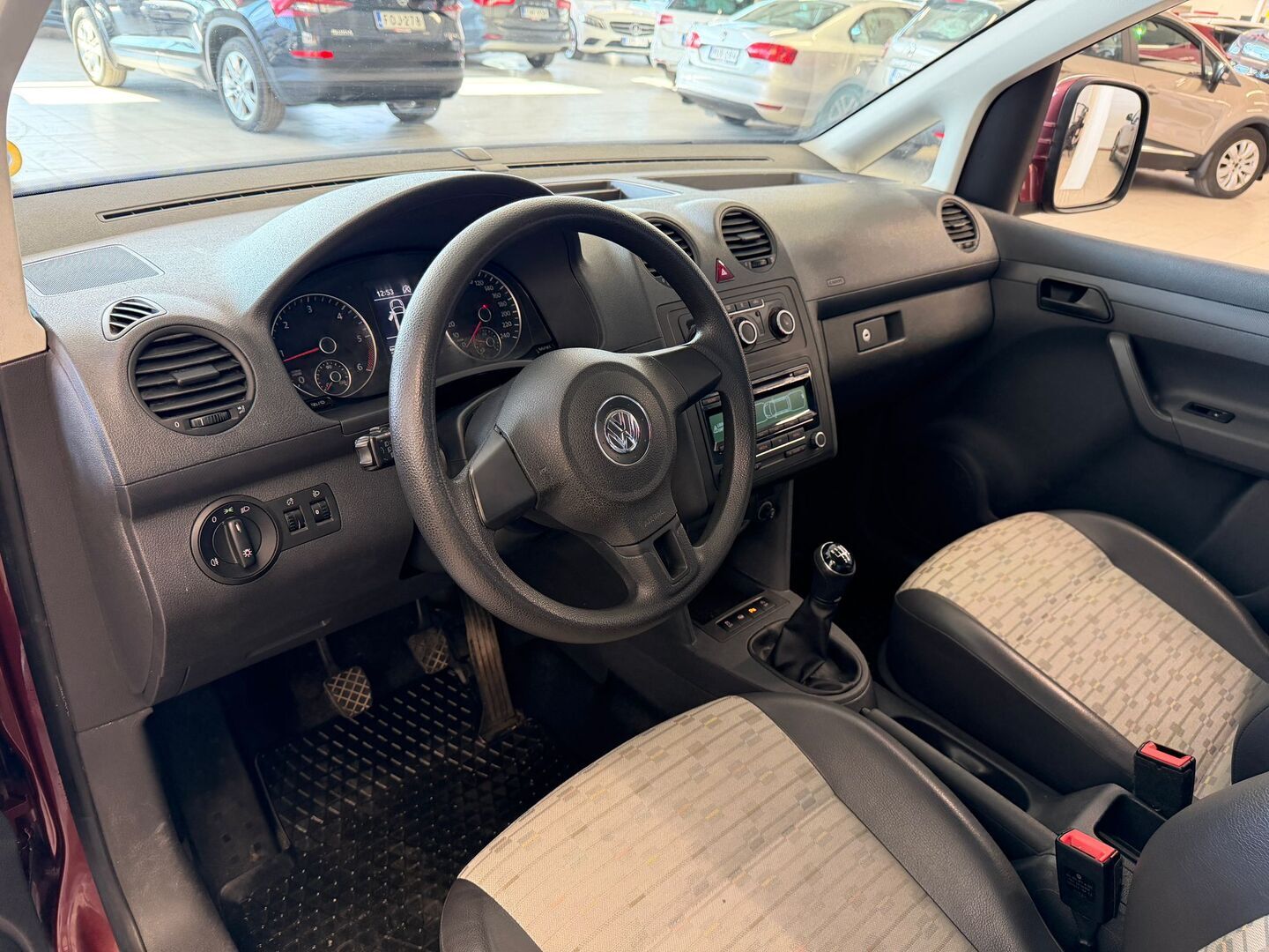 VOLKSWAGEN Caddy 2013