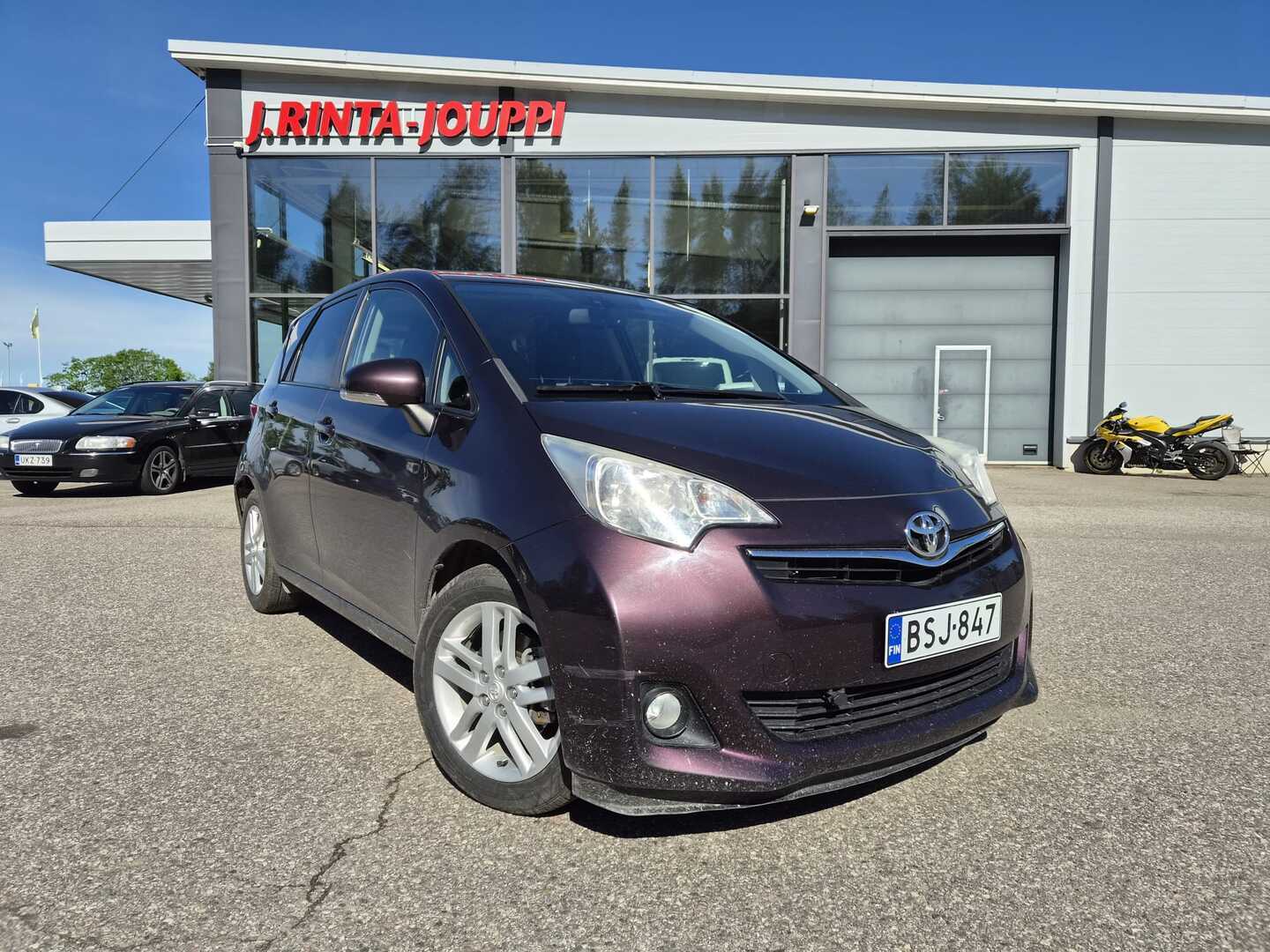 TOYOTA Verso-S 2012